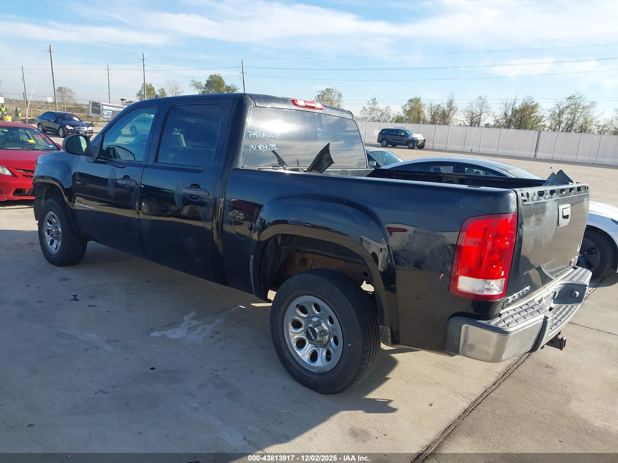 GMC SIERRA image 3