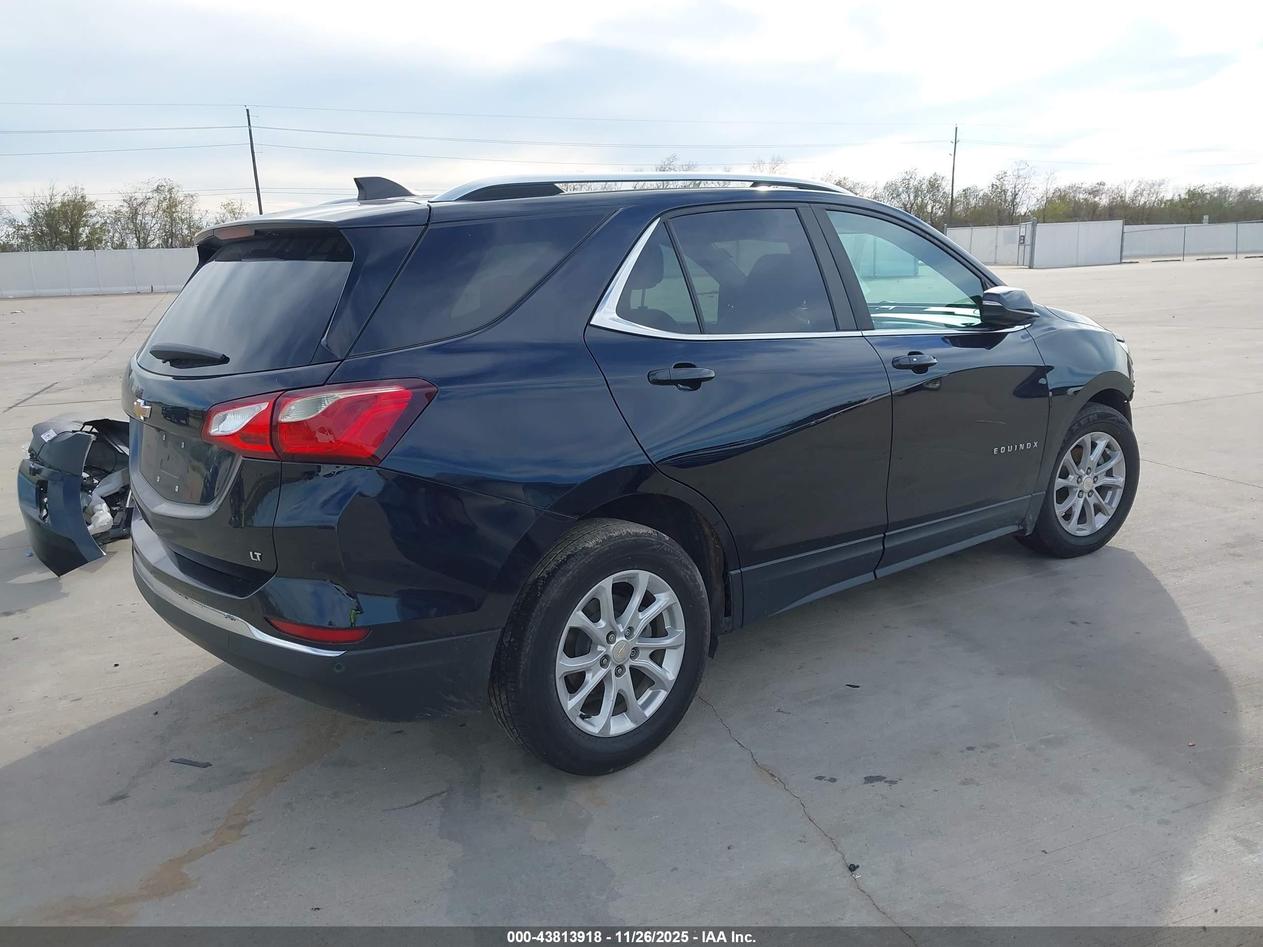 CHEVROLET EQUINOX image 4