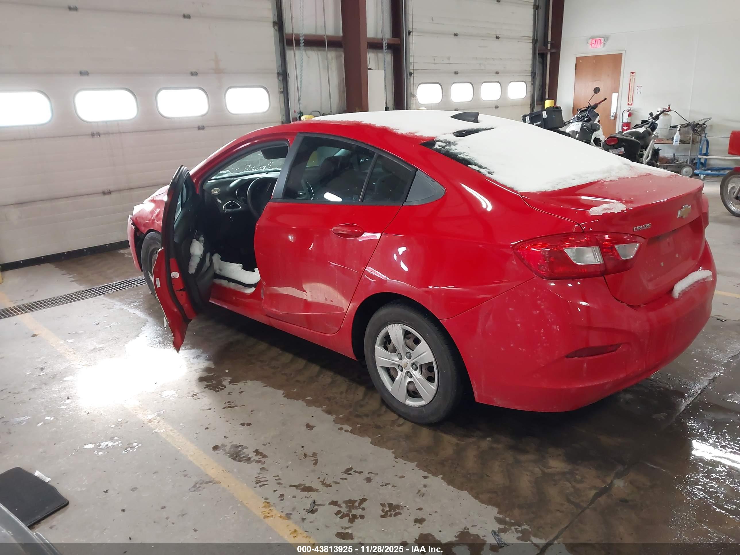CHEVROLET CRUZE image 3