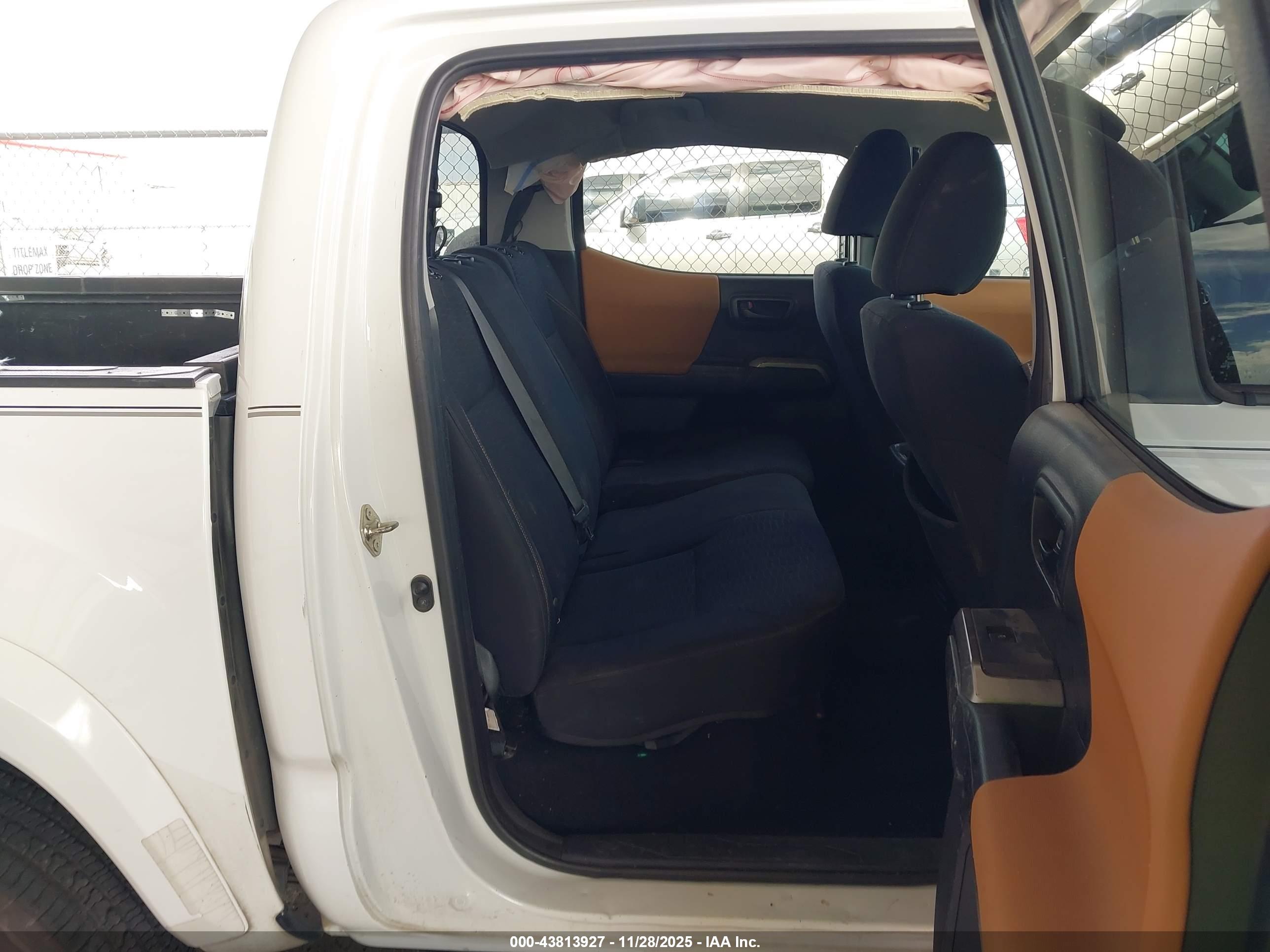 TOYOTA TACOMA image 8