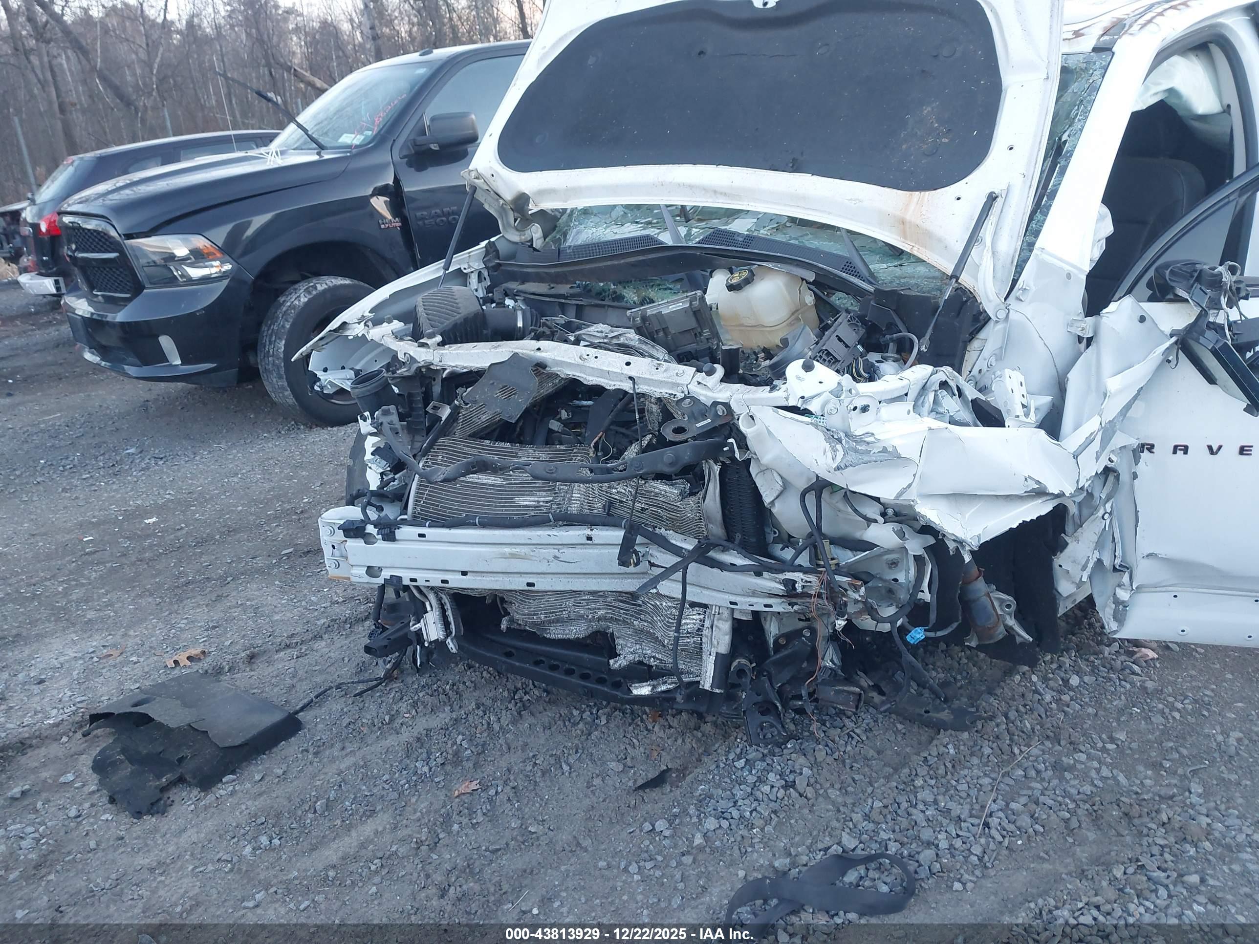 CHEVROLET TRAVERSE image 6