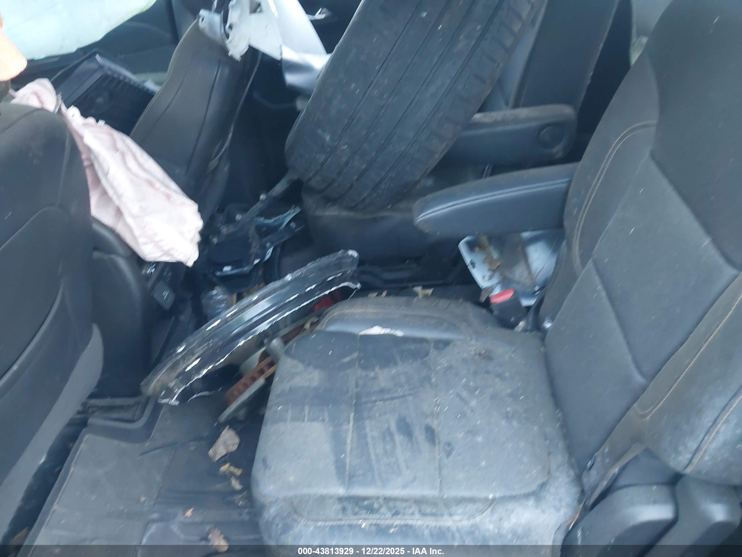 CHEVROLET TRAVERSE image 8