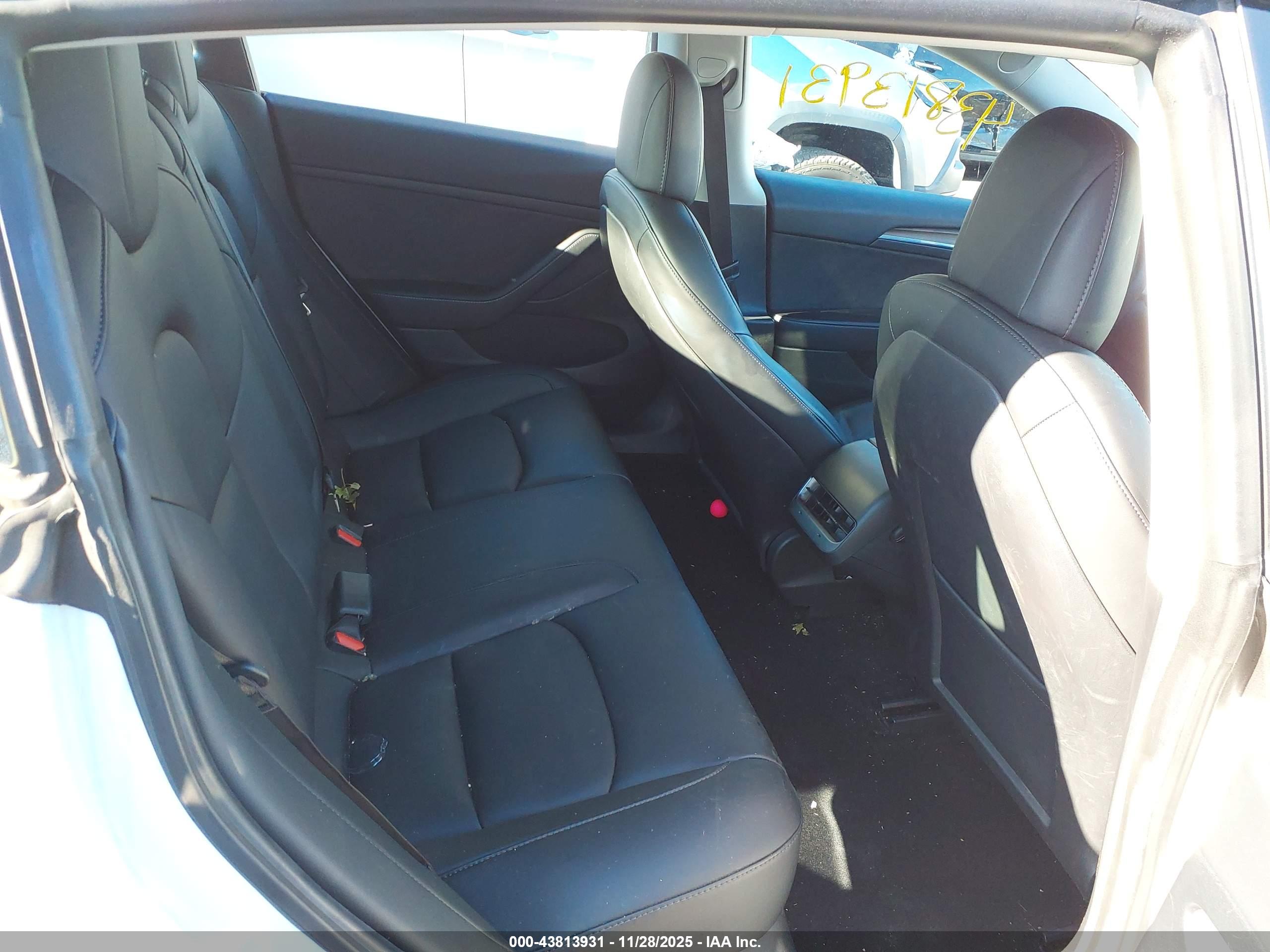 TESLA MODEL image 8