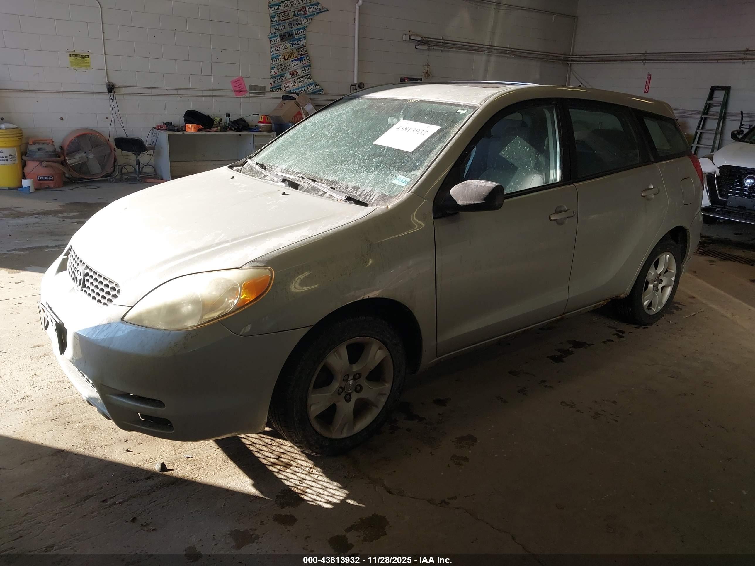 TOYOTA MATRIX image 2