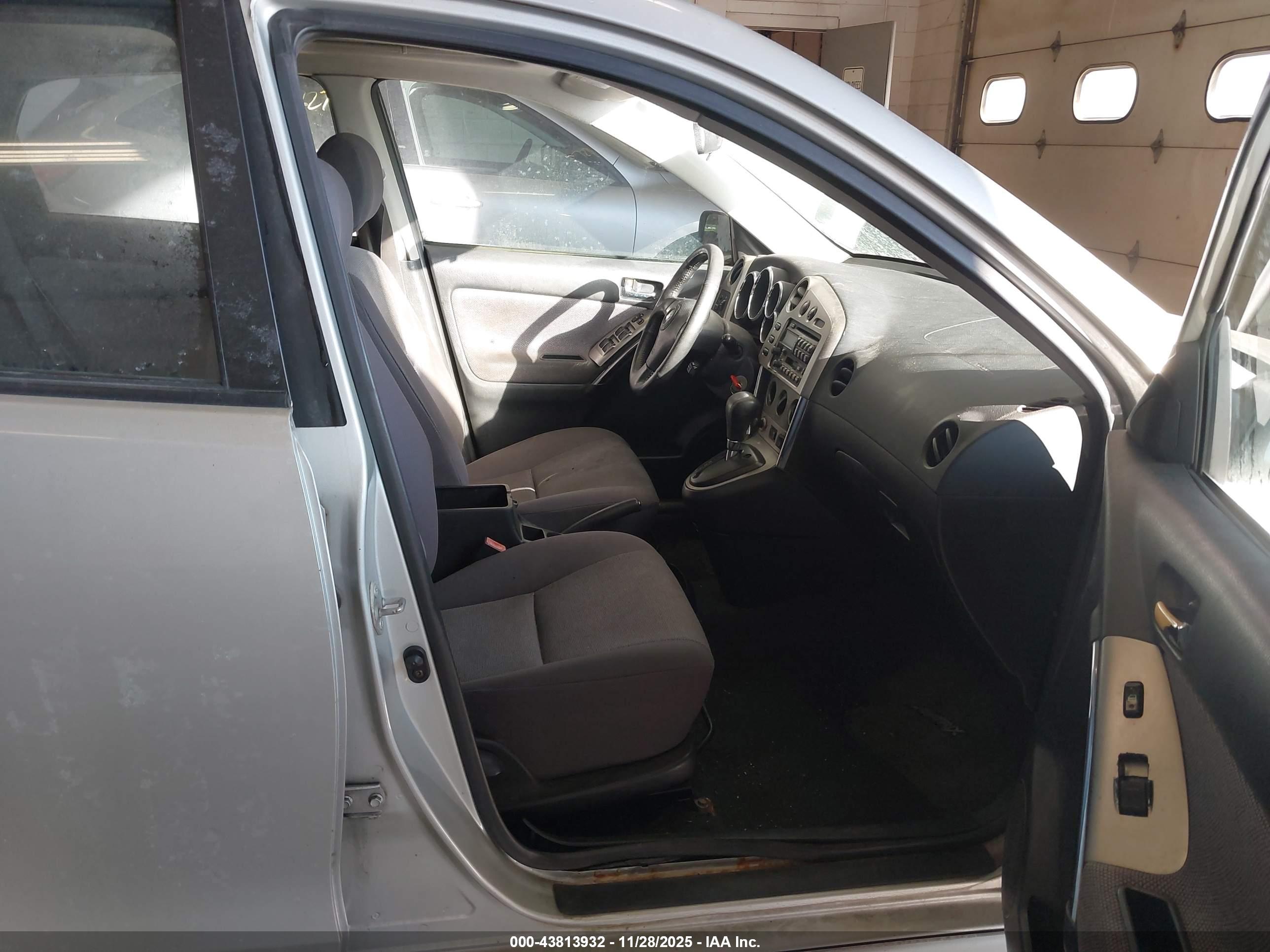TOYOTA MATRIX image 5
