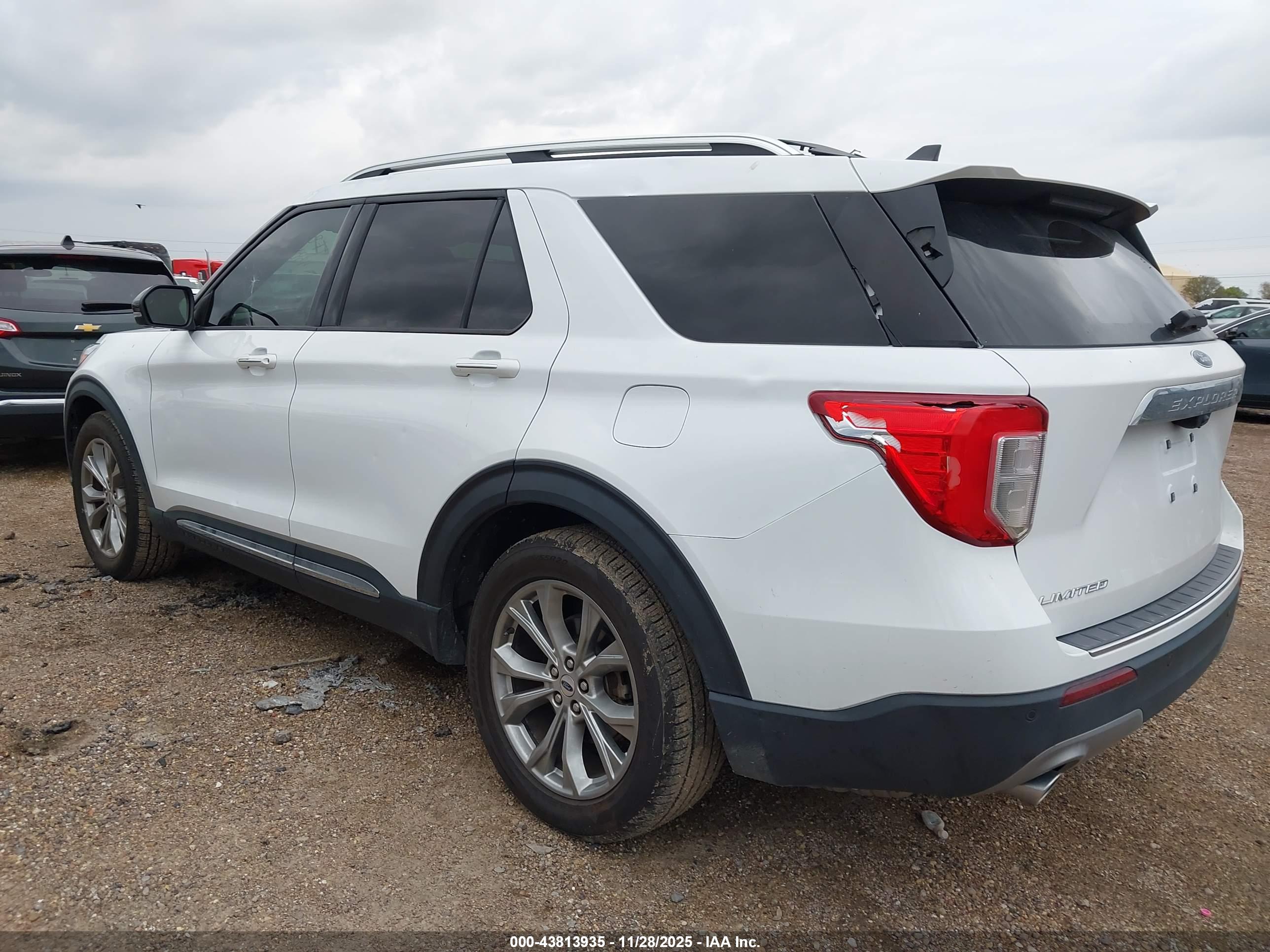 FORD EXPLORER image 3