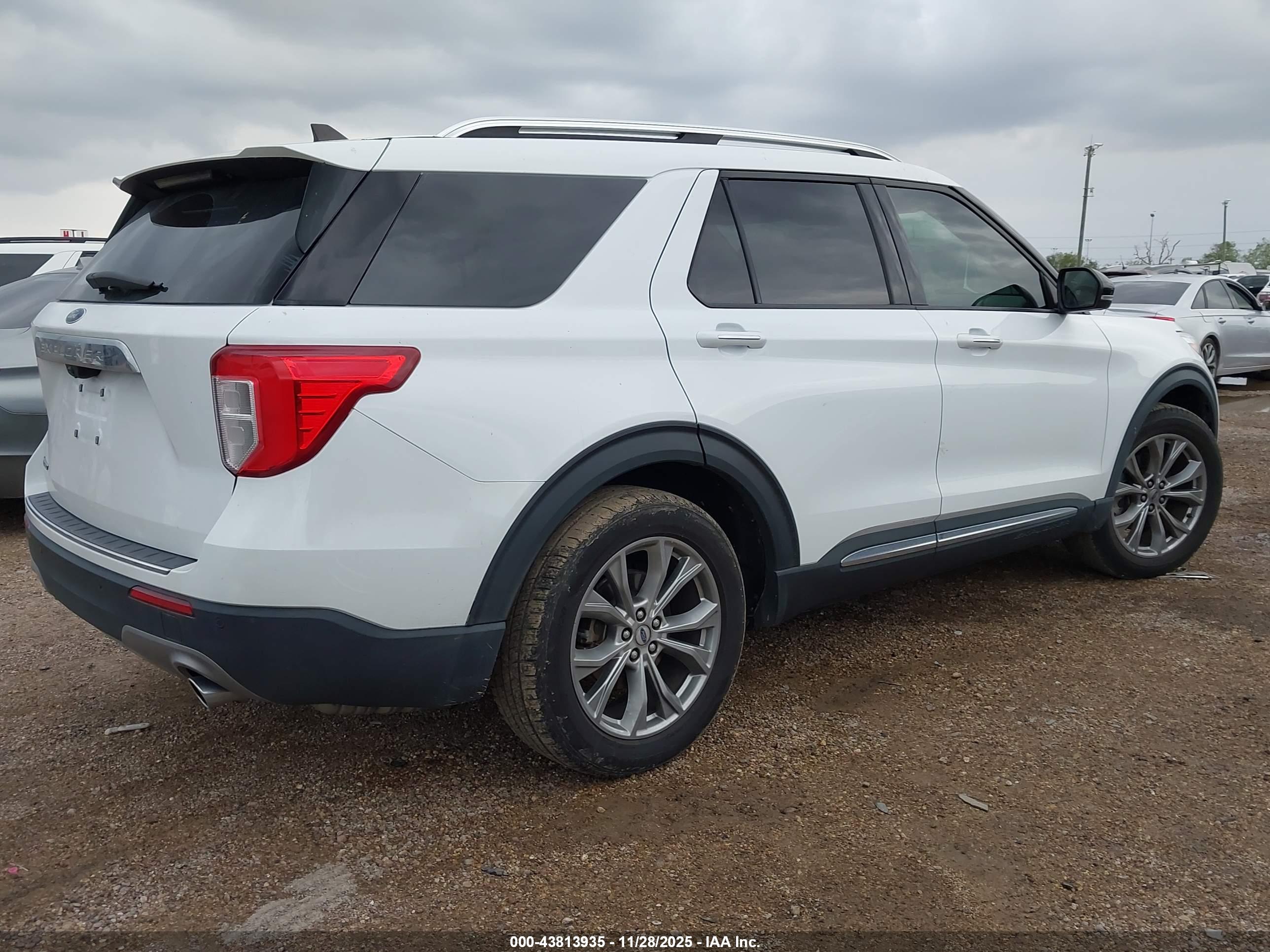 FORD EXPLORER image 4