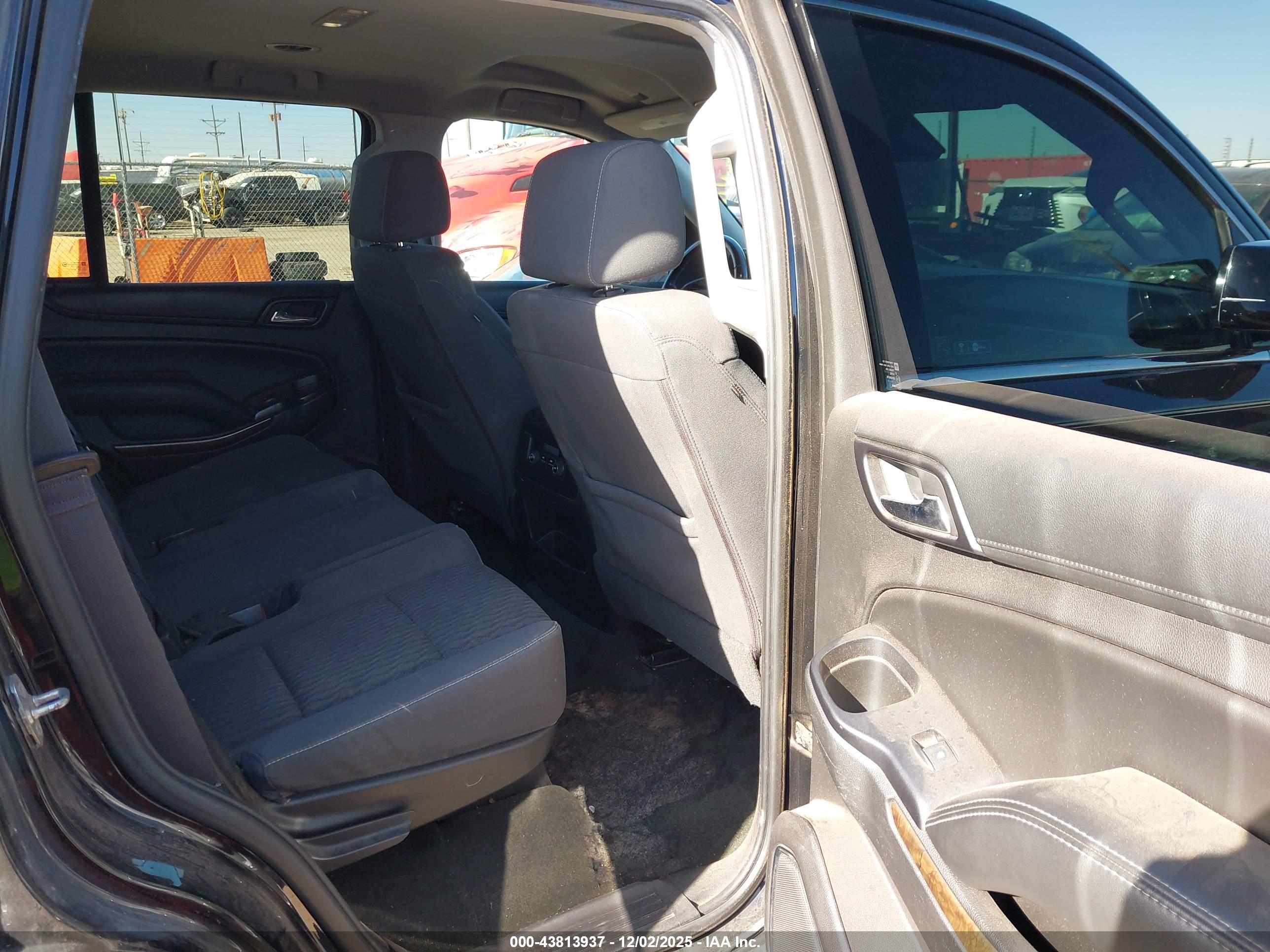 CHEVROLET TAHOE image 8