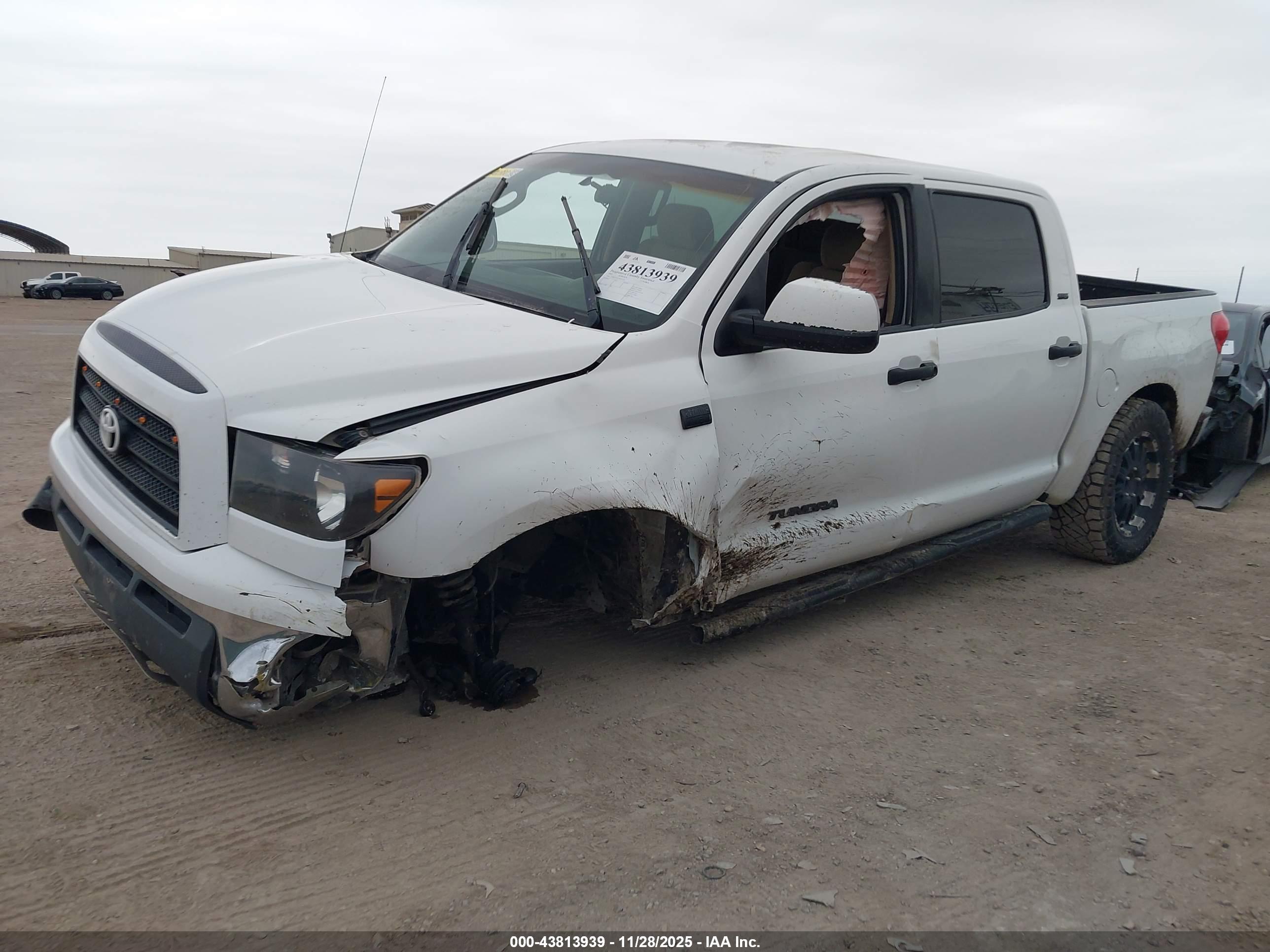 TOYOTA TUNDRA image 2