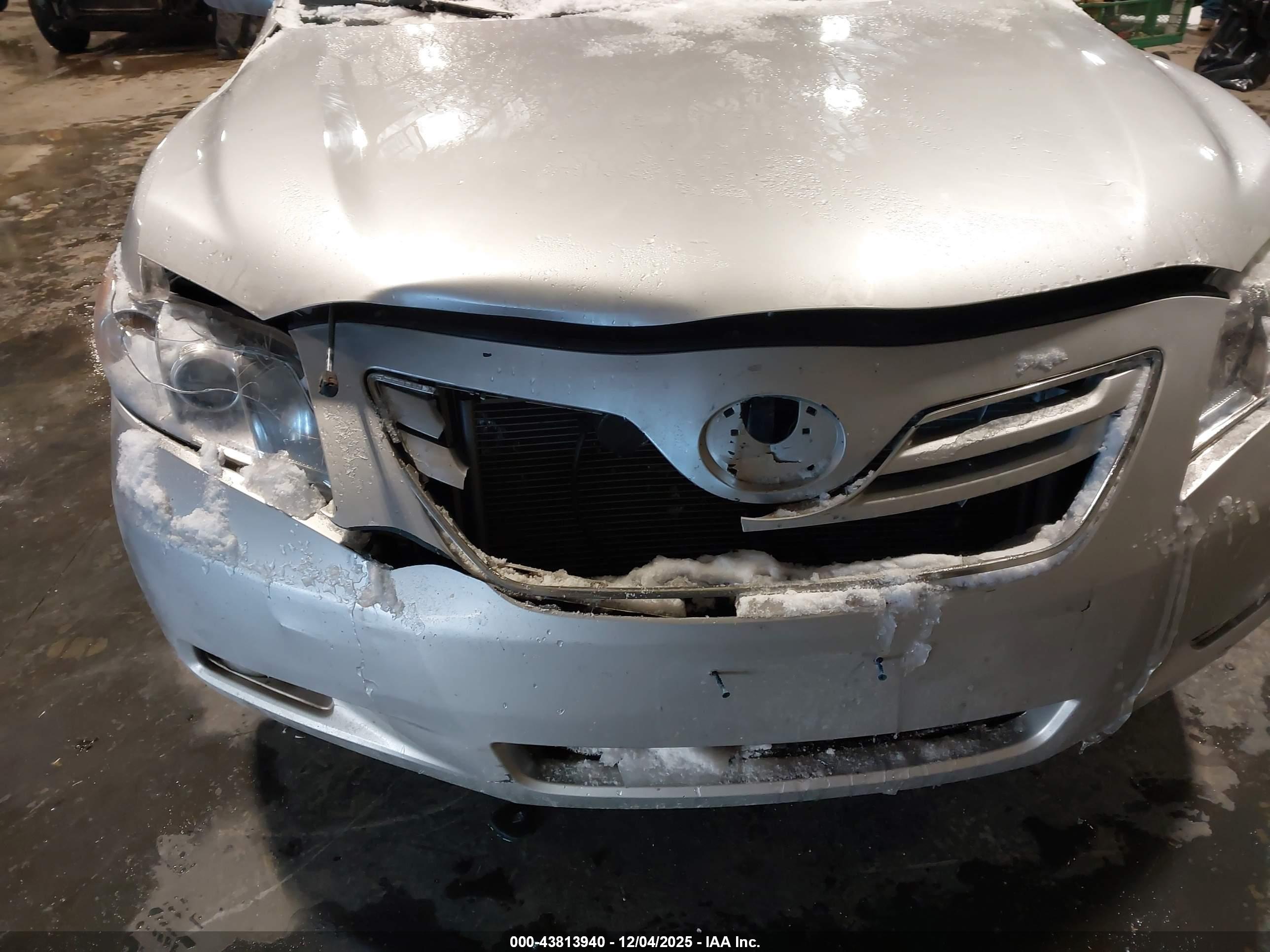 TOYOTA CAMRY image 6