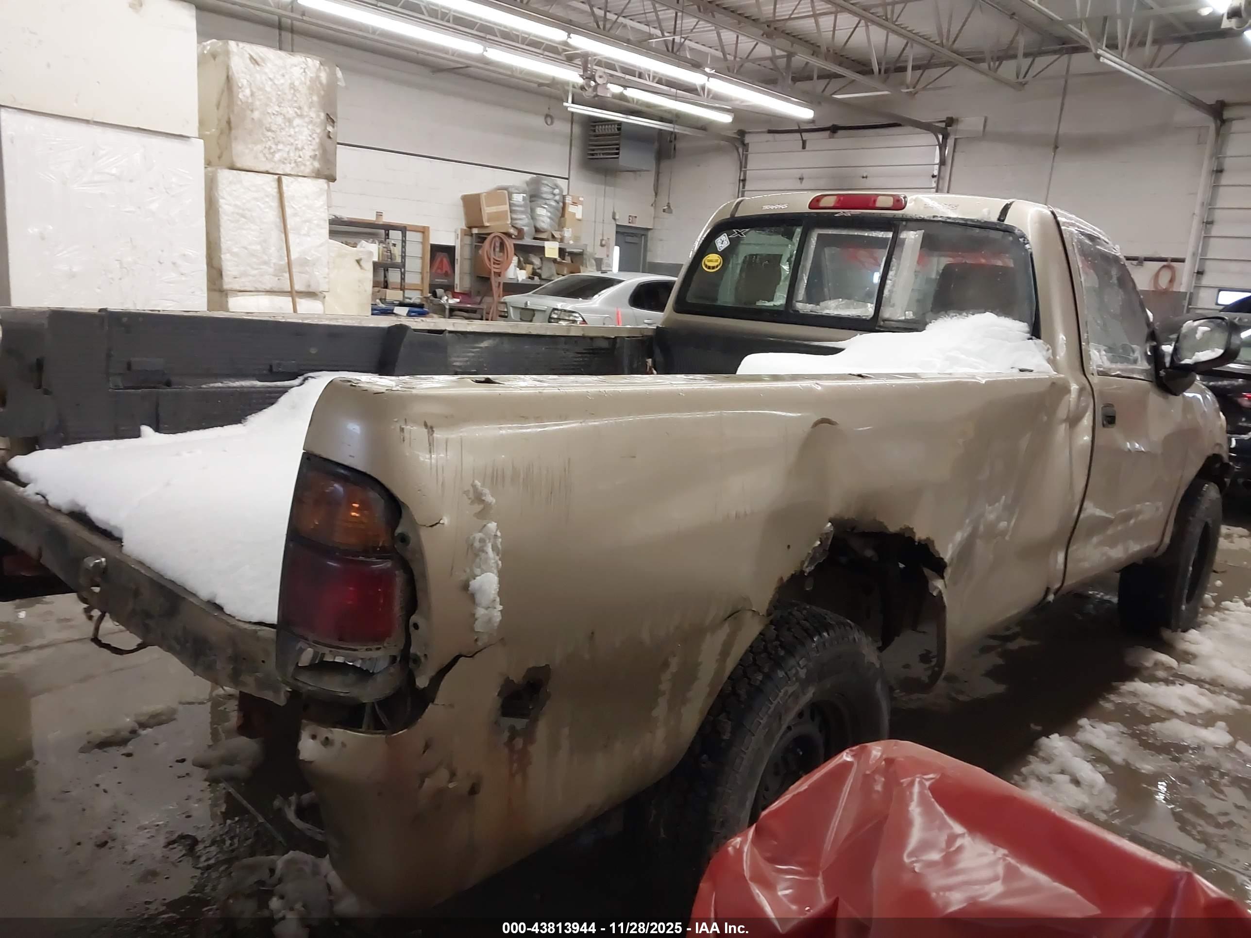 TOYOTA TUNDRA image 4