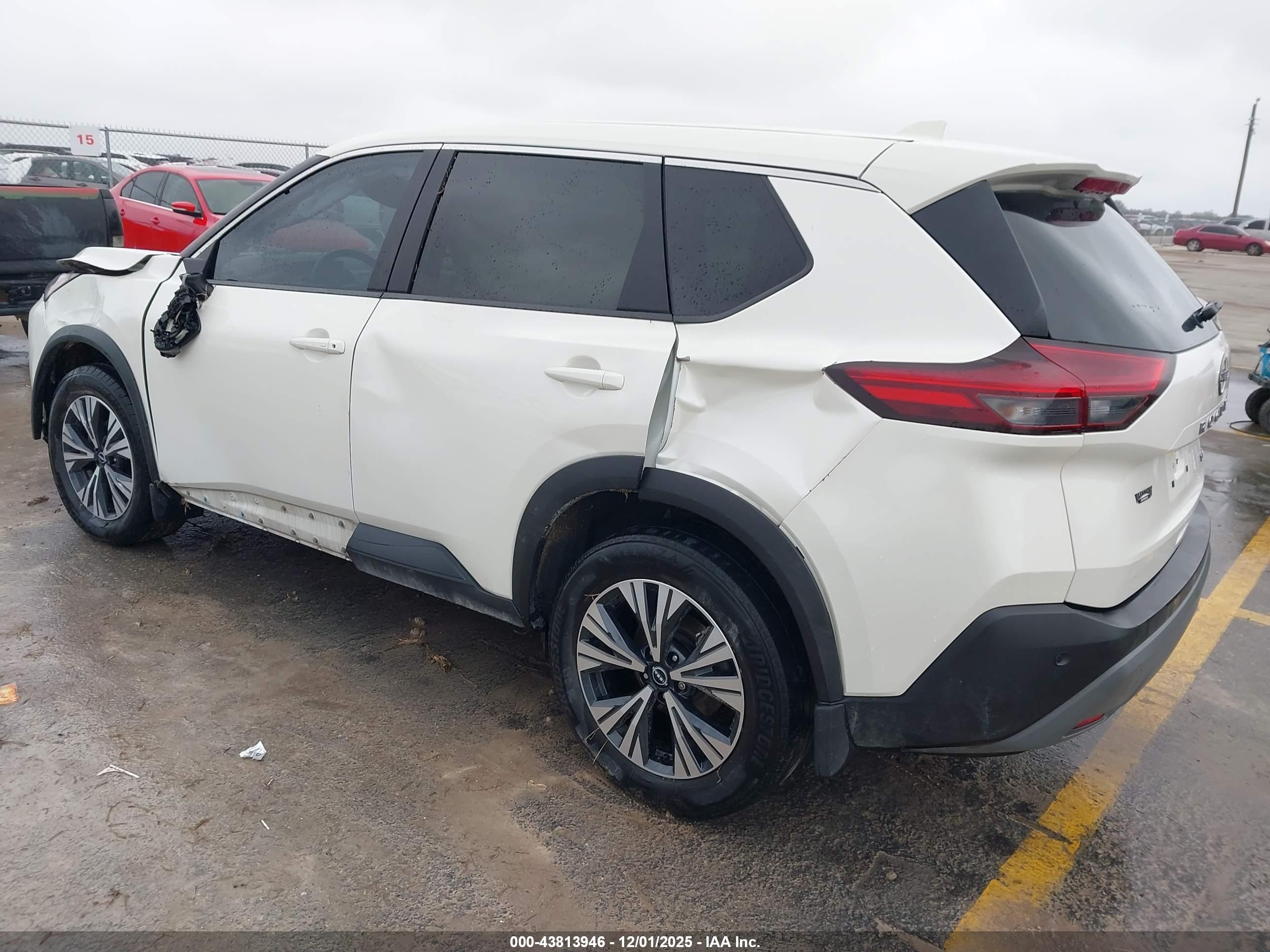 NISSAN ROGUE image 3