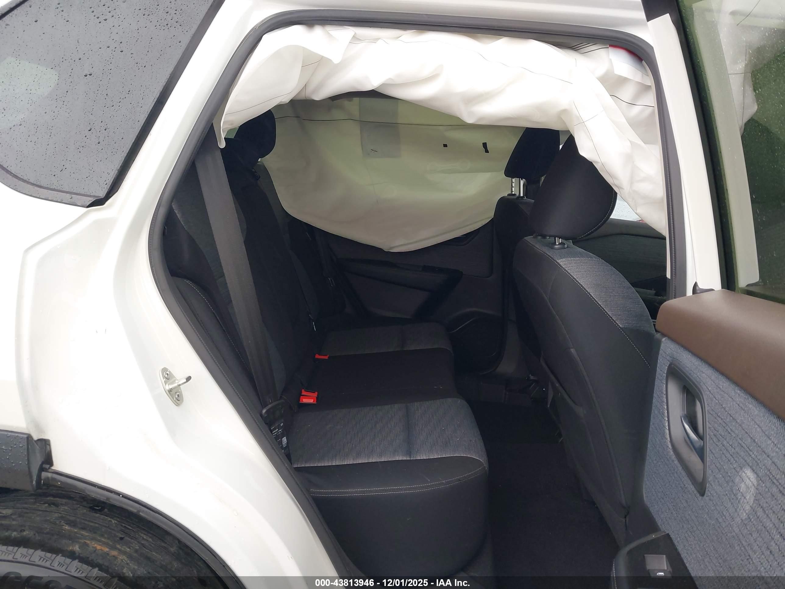 NISSAN ROGUE image 8
