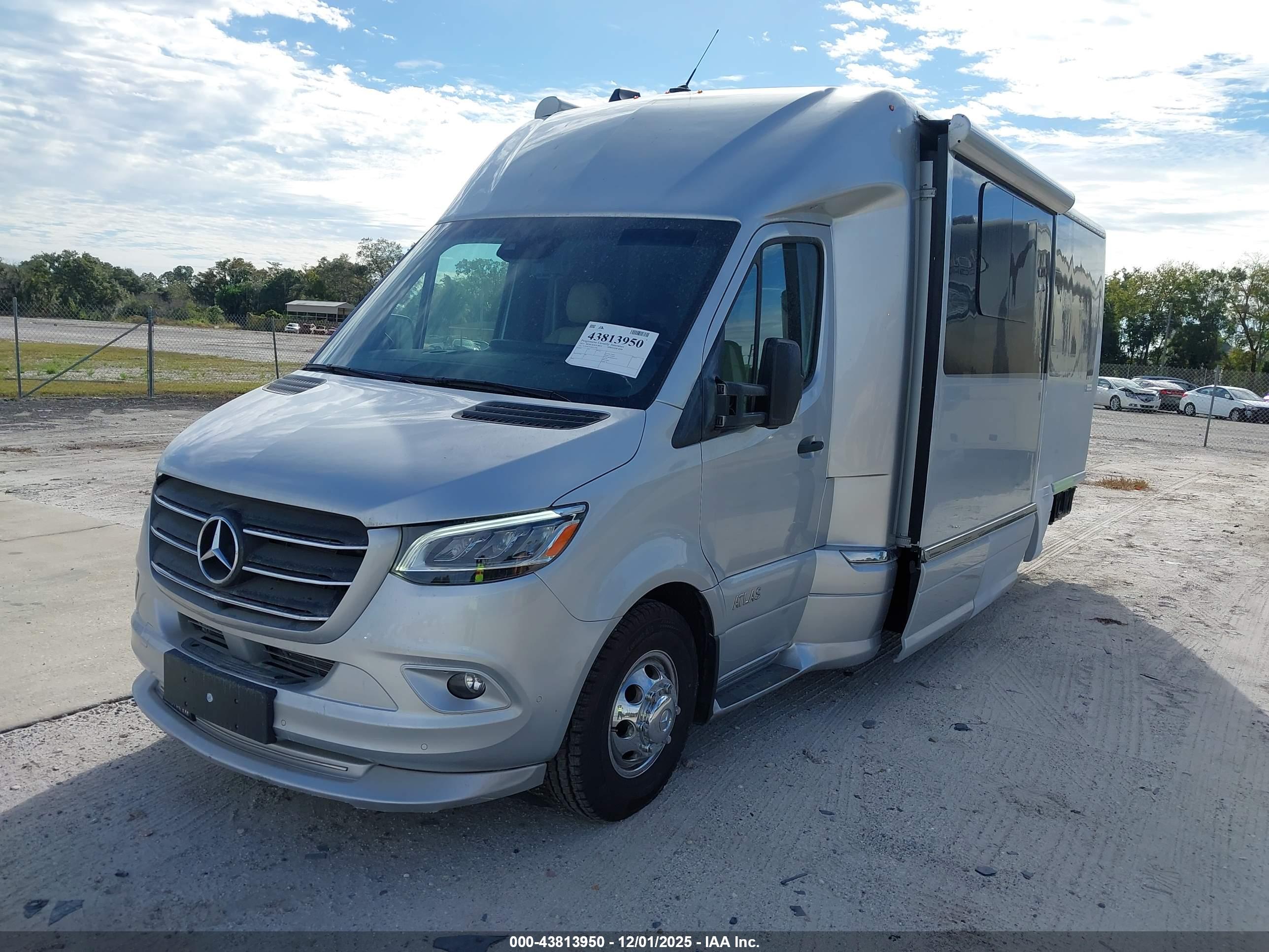 MERCEDES-BENZ SPRINTER image 2