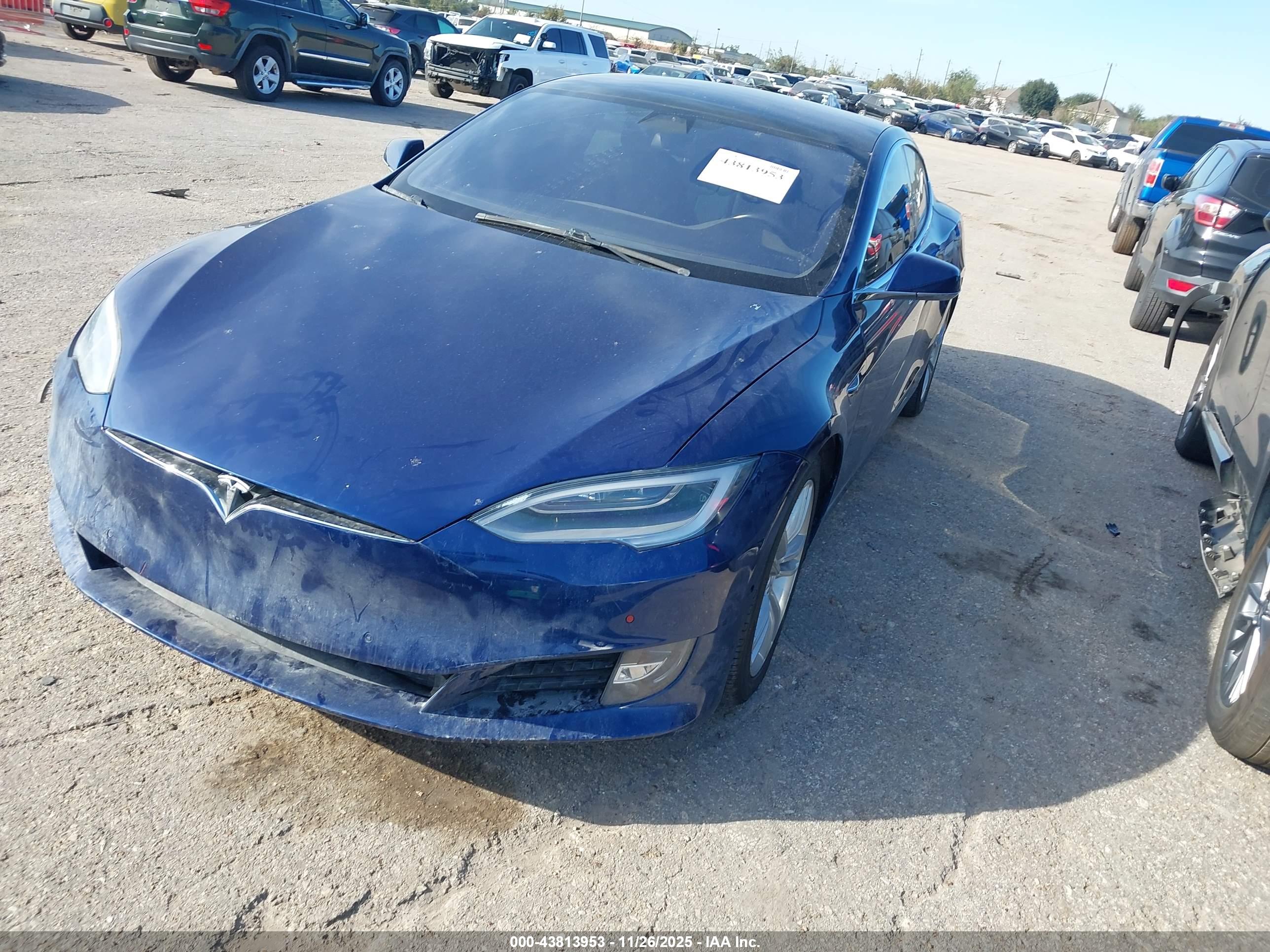 TESLA MODEL image 2