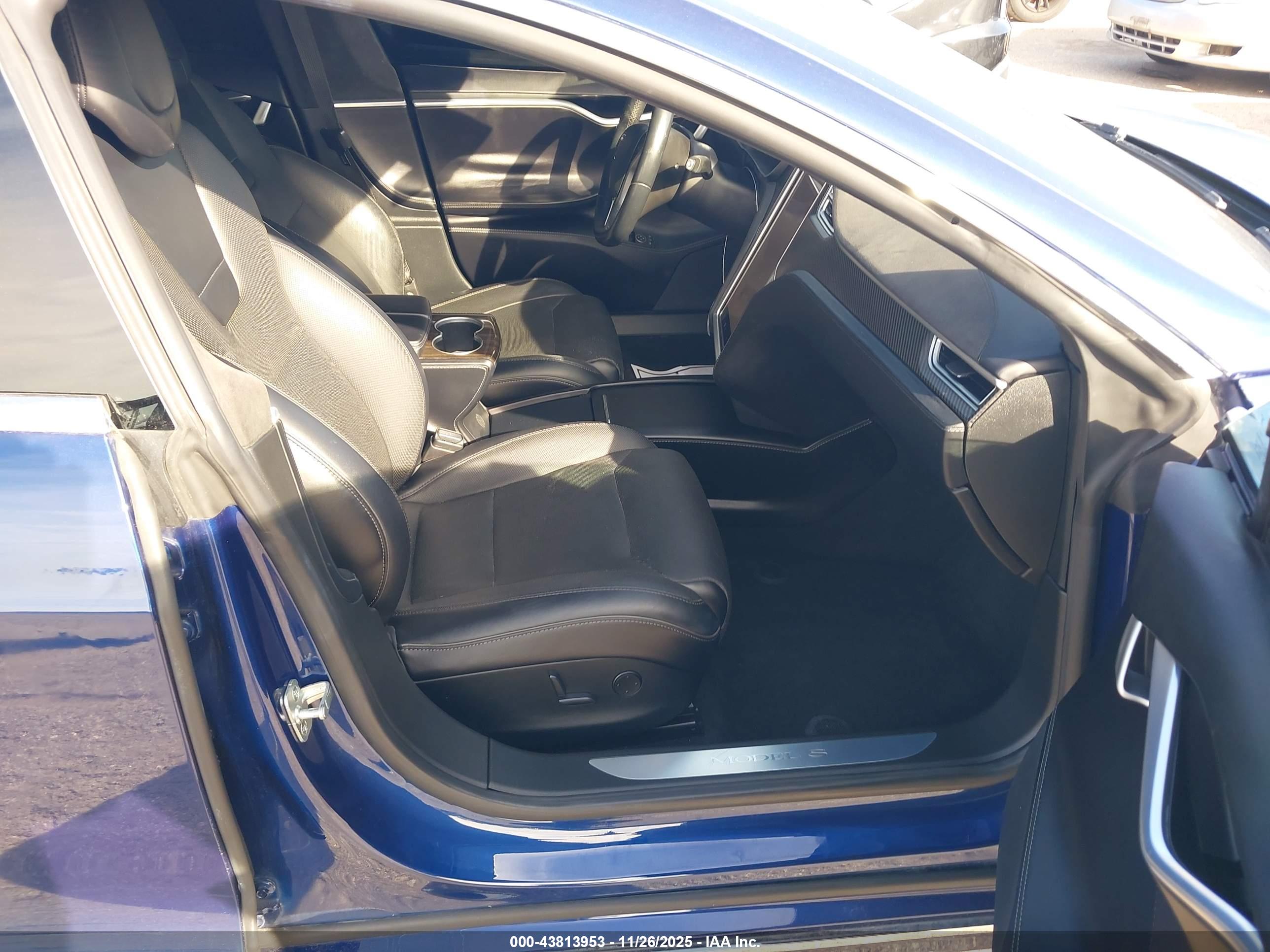 TESLA MODEL image 5