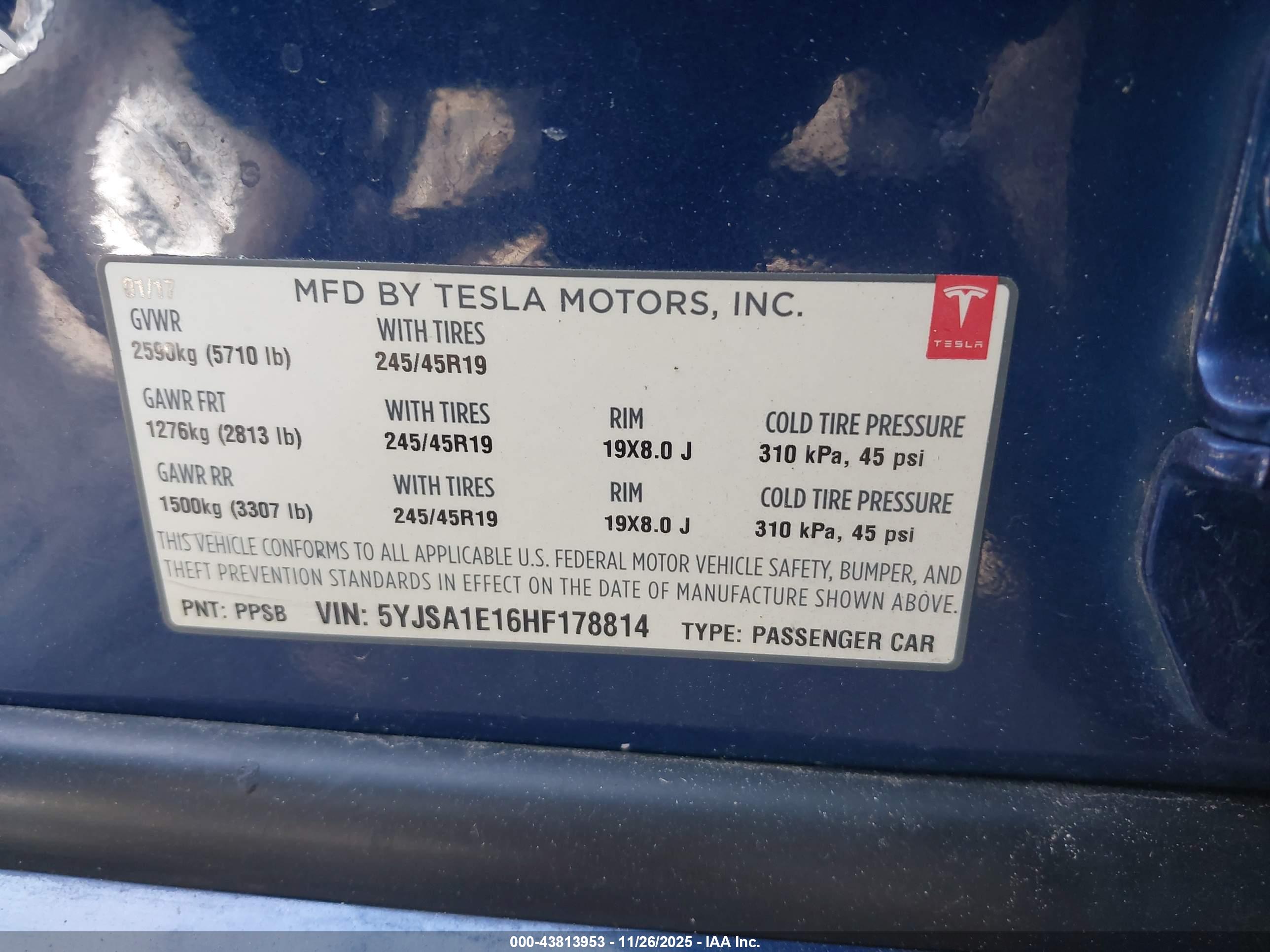 TESLA MODEL image 9