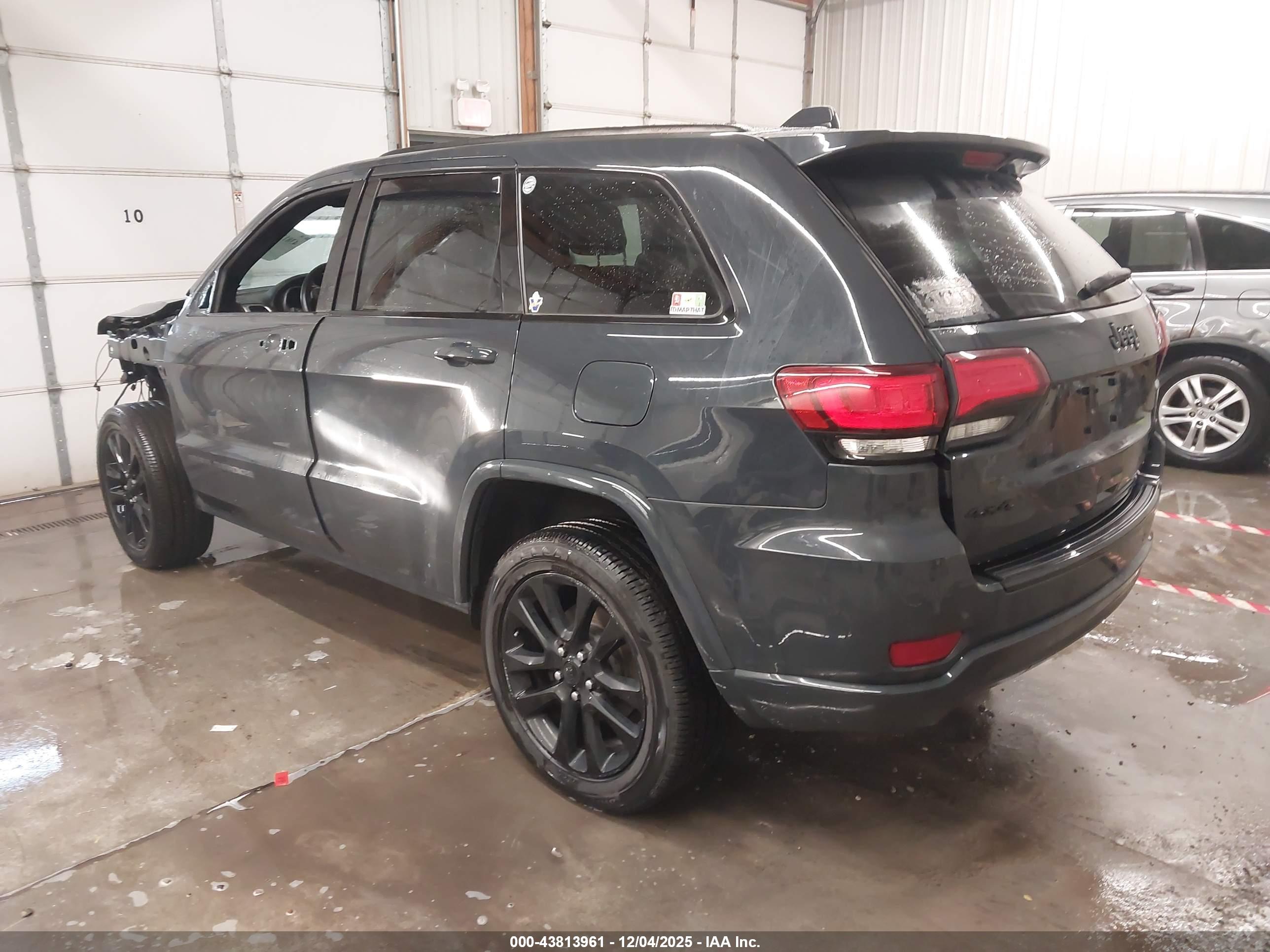 JEEP GRAND image 3