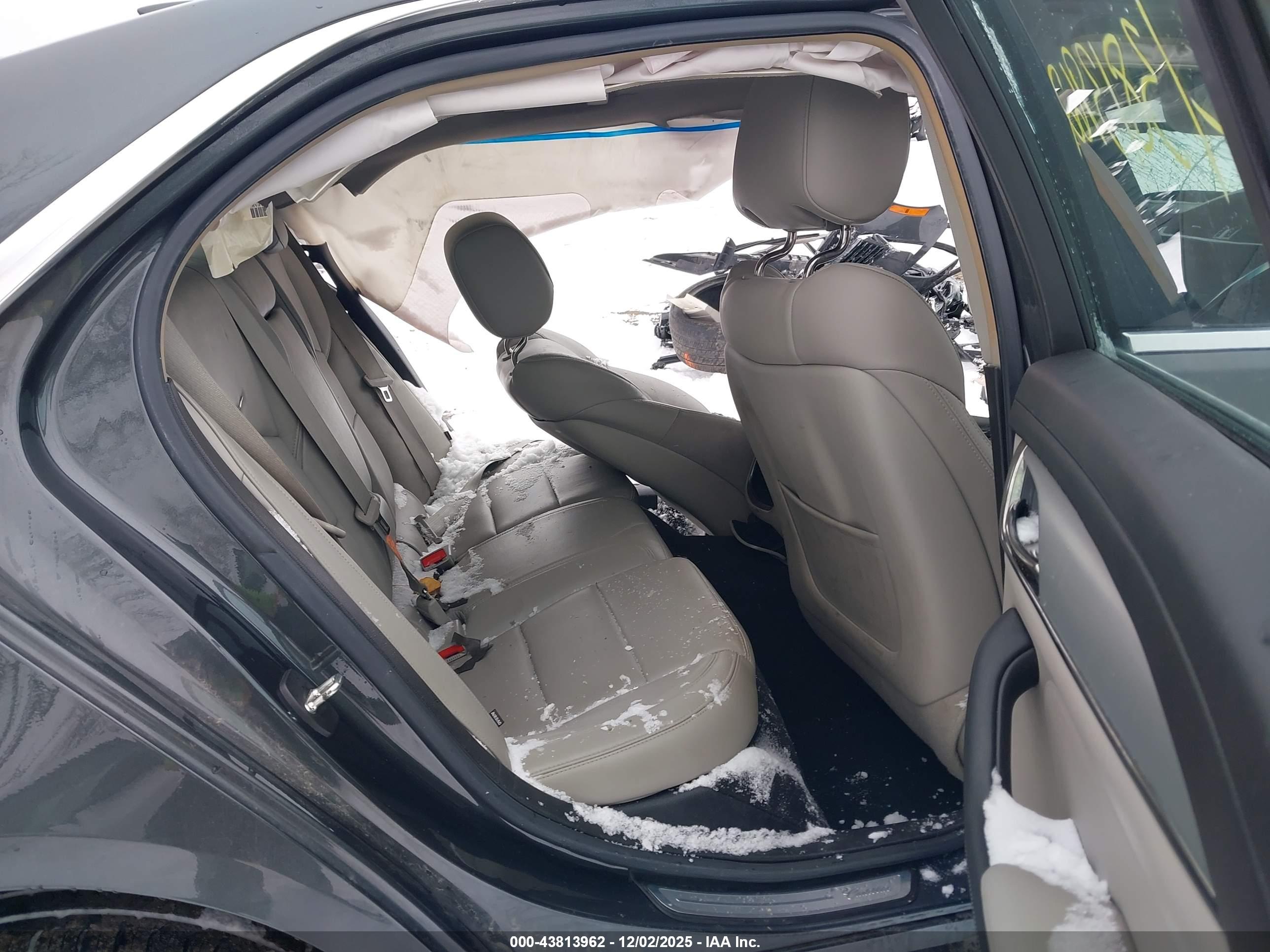CADILLAC CTS image 8