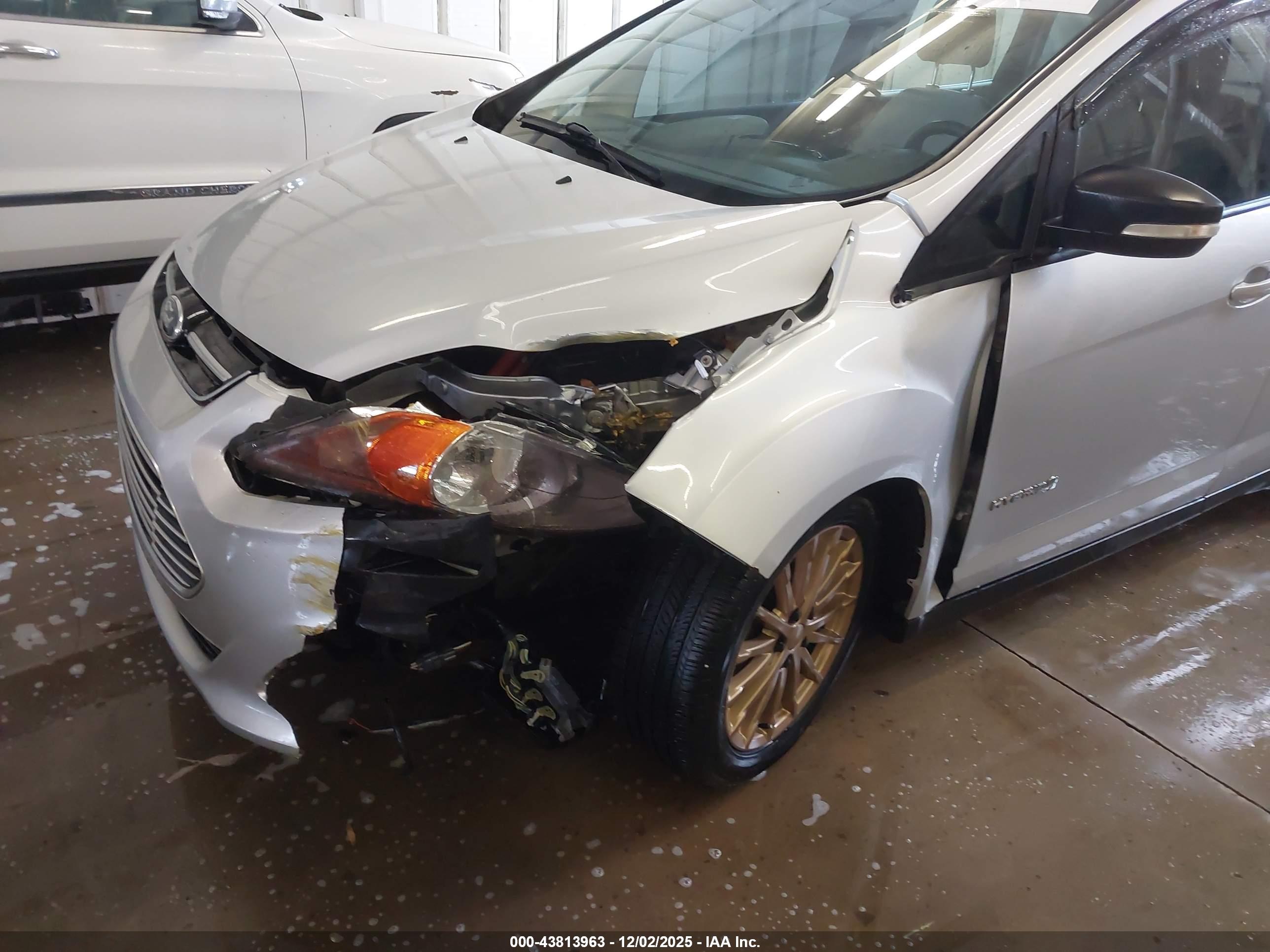 FORD C-MAX image 6