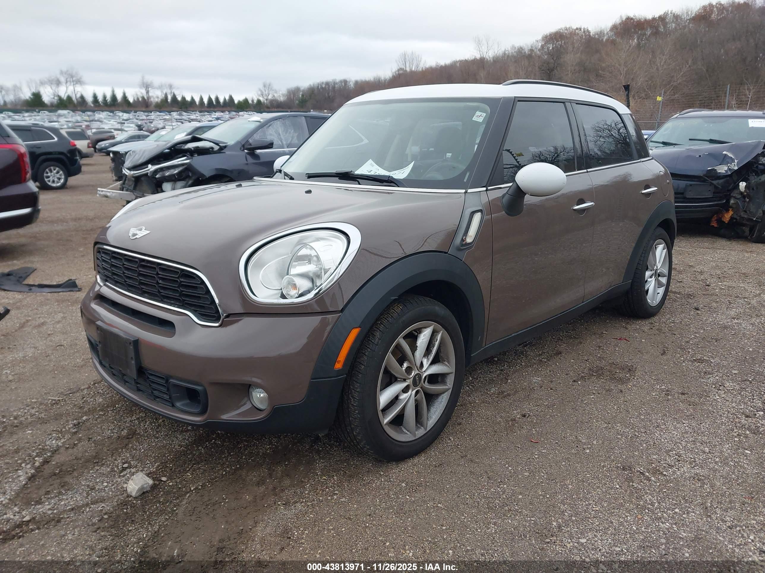 MINI COOPER image 2