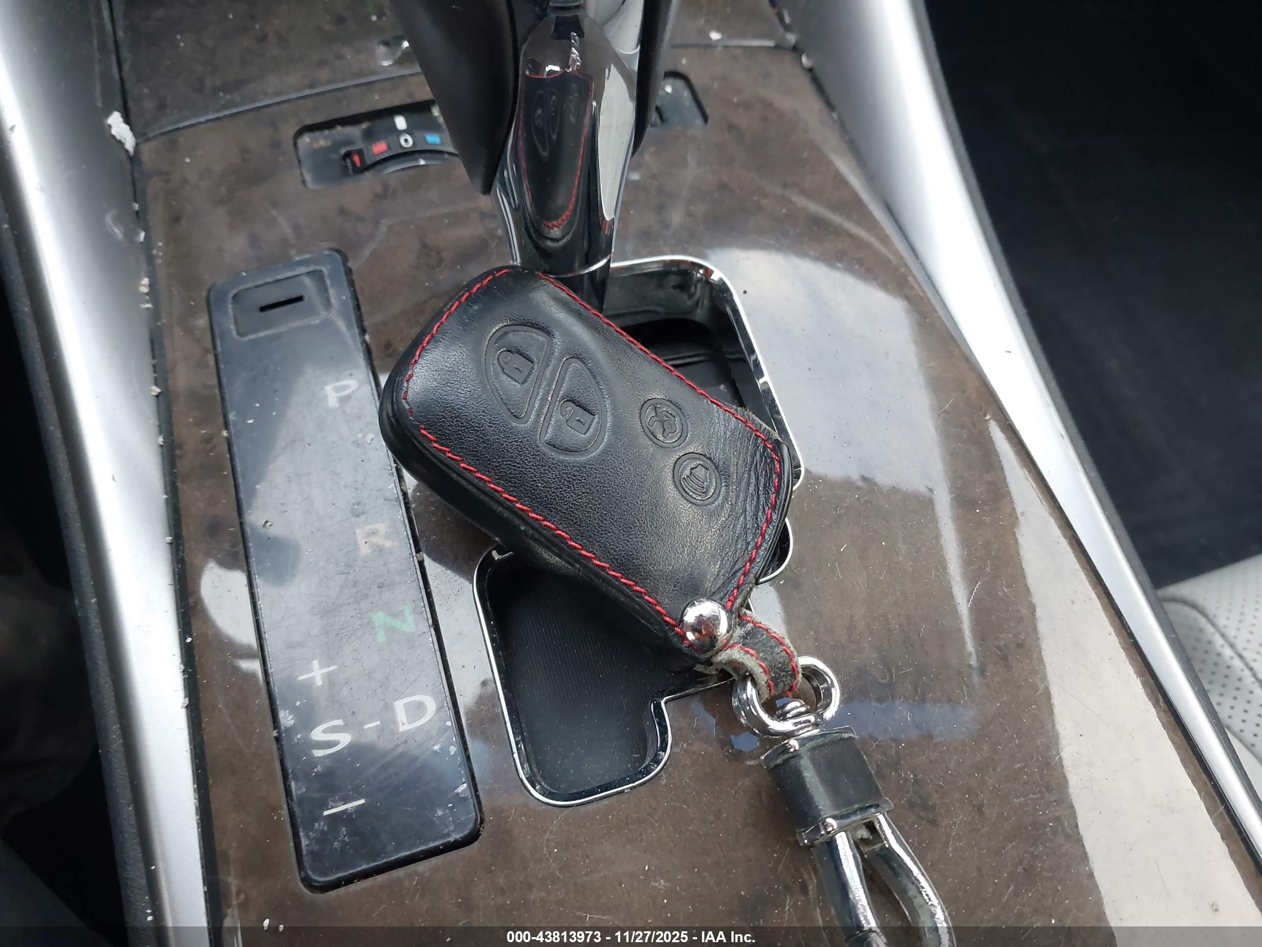 LEXUS IS image 11