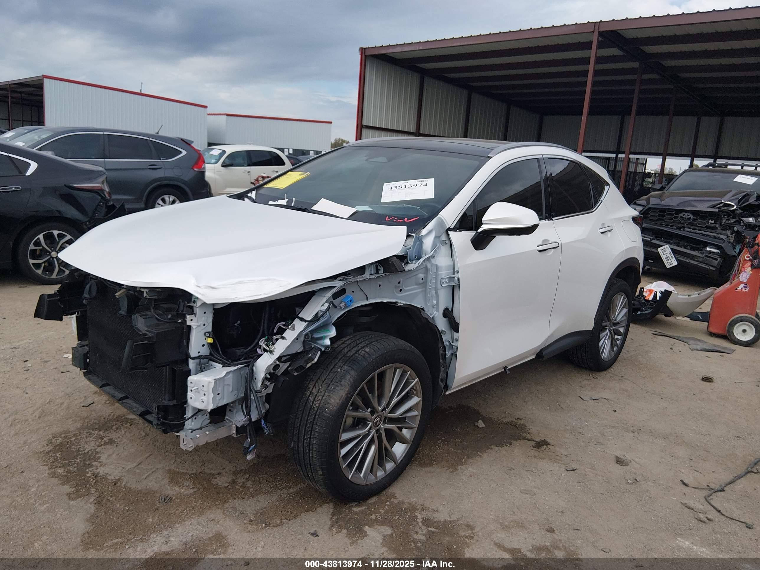 LEXUS NX image 2