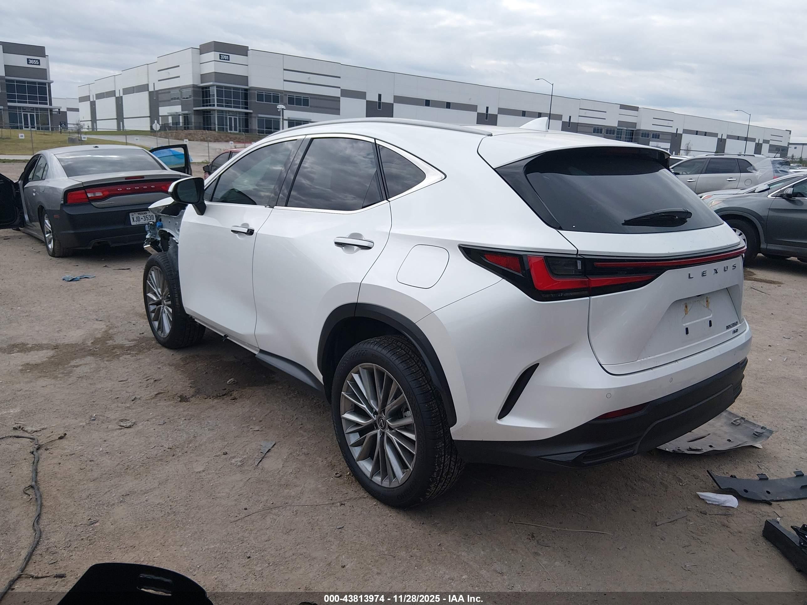 LEXUS NX image 3