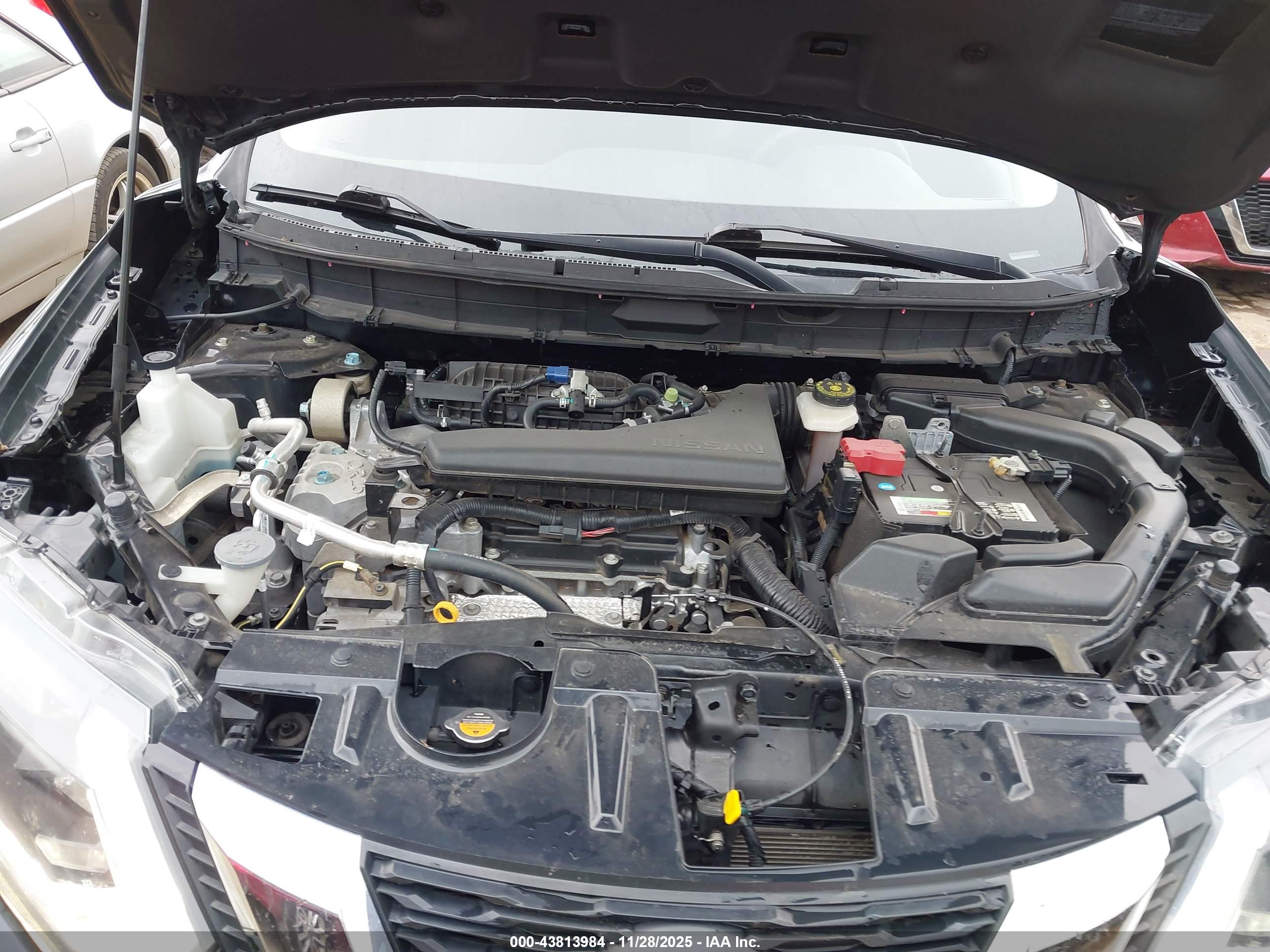 NISSAN ROGUE image 10