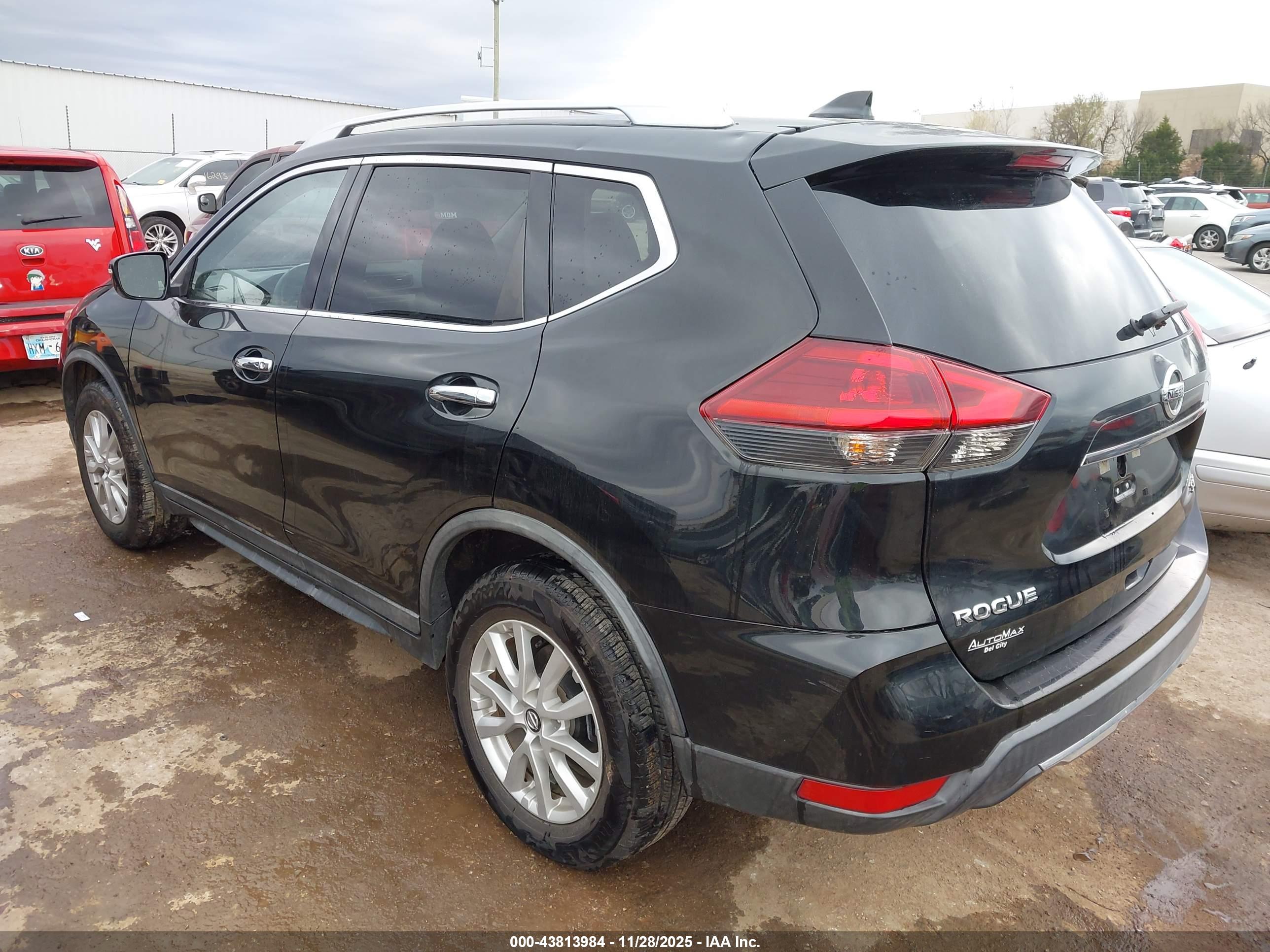 NISSAN ROGUE image 3