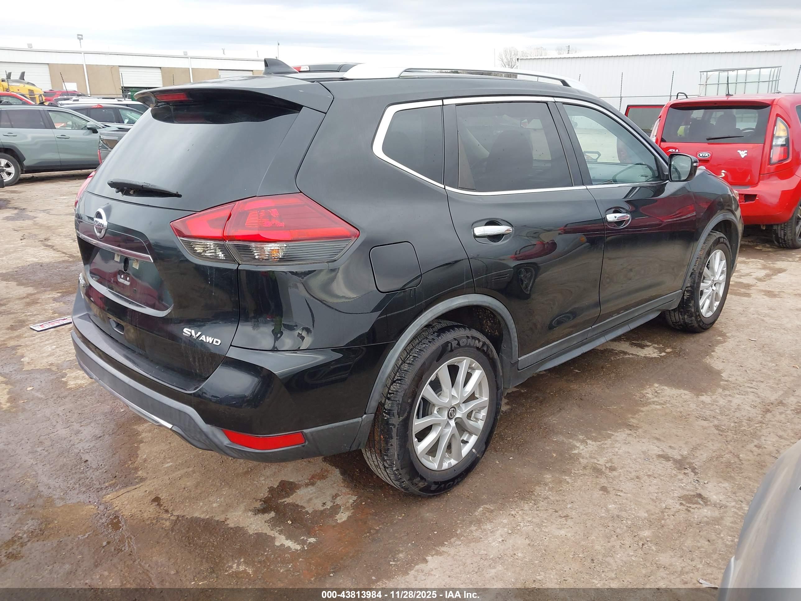 NISSAN ROGUE image 4