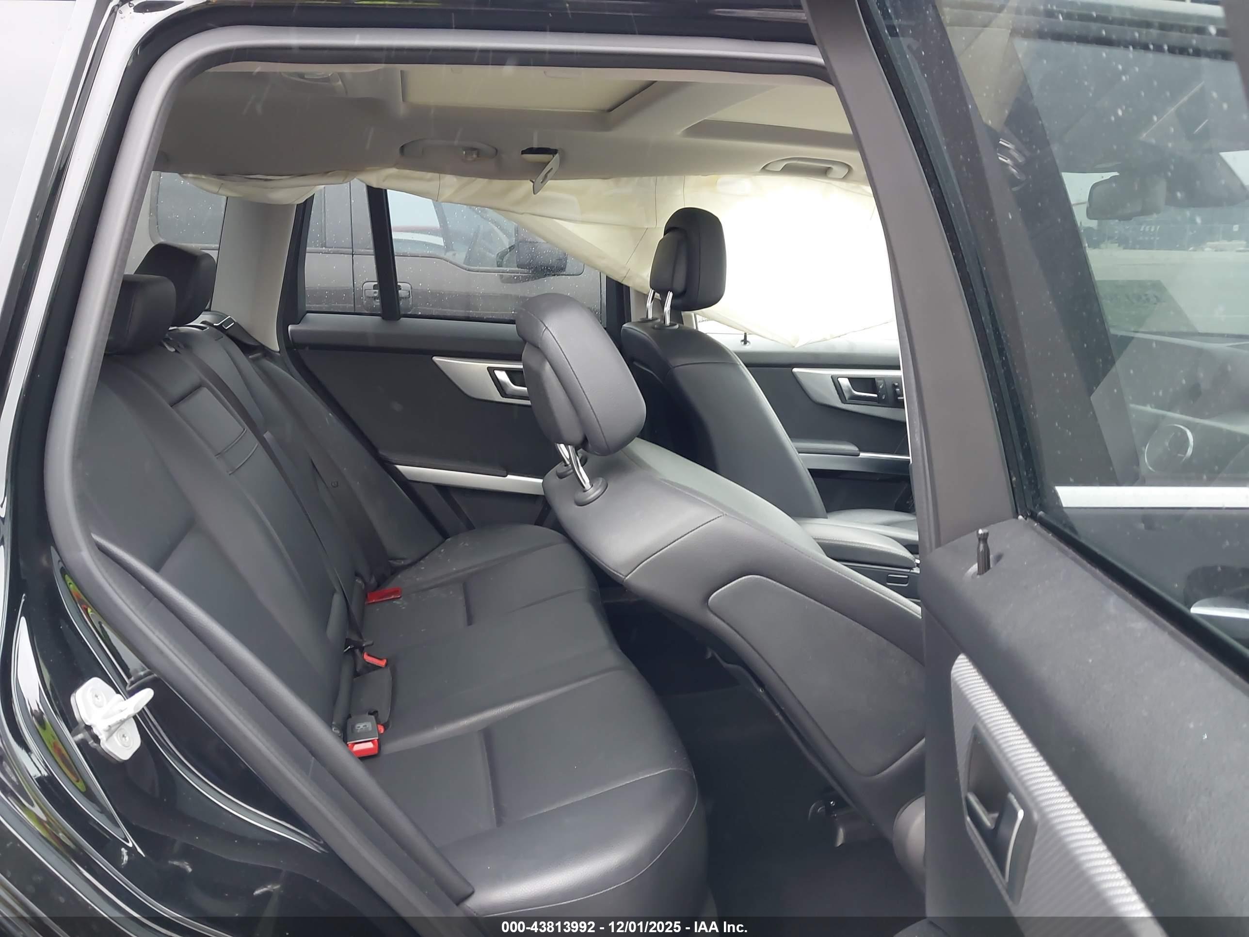 MERCEDES-BENZ GLK image 8