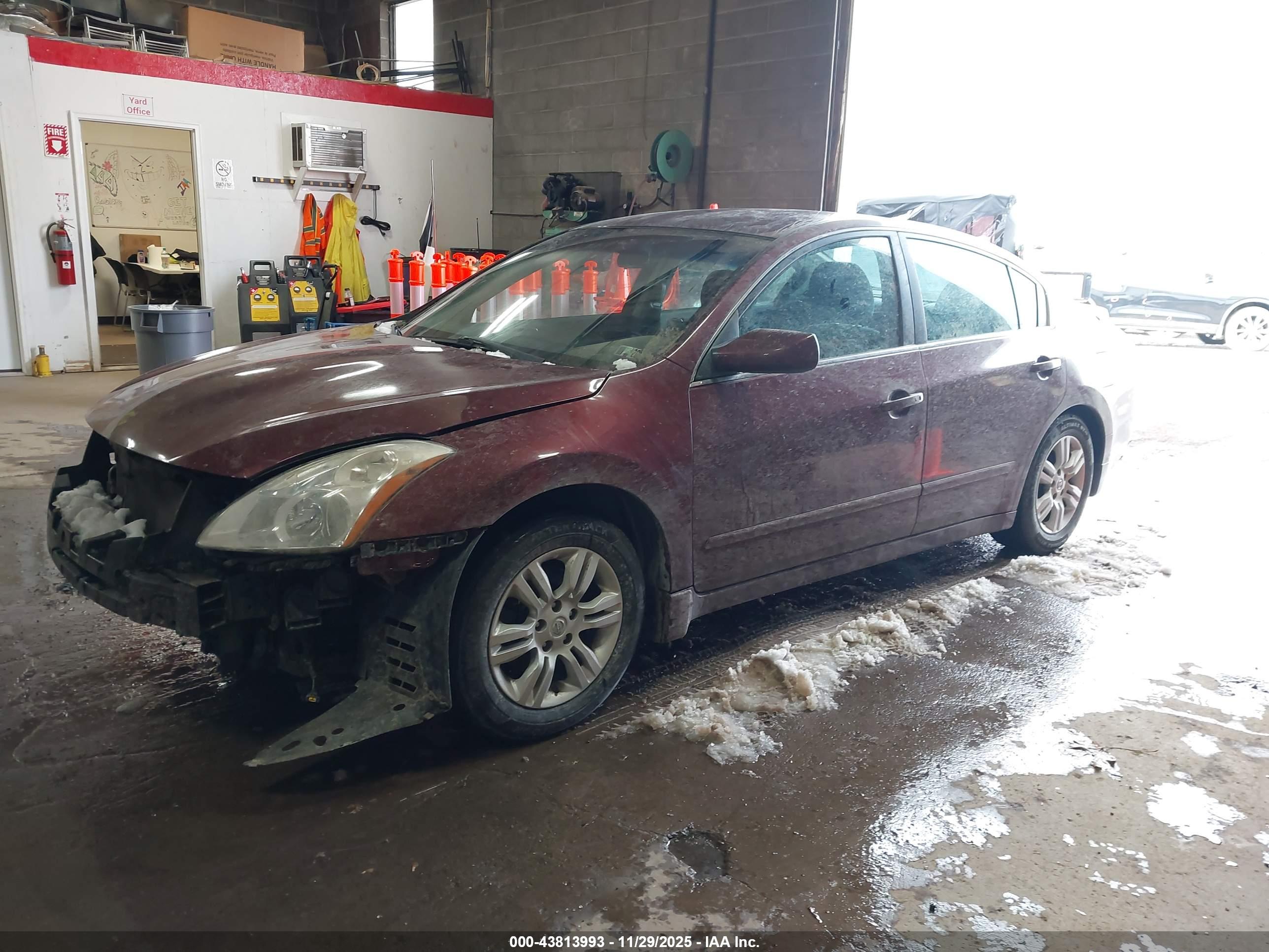 NISSAN ALTIMA image 2
