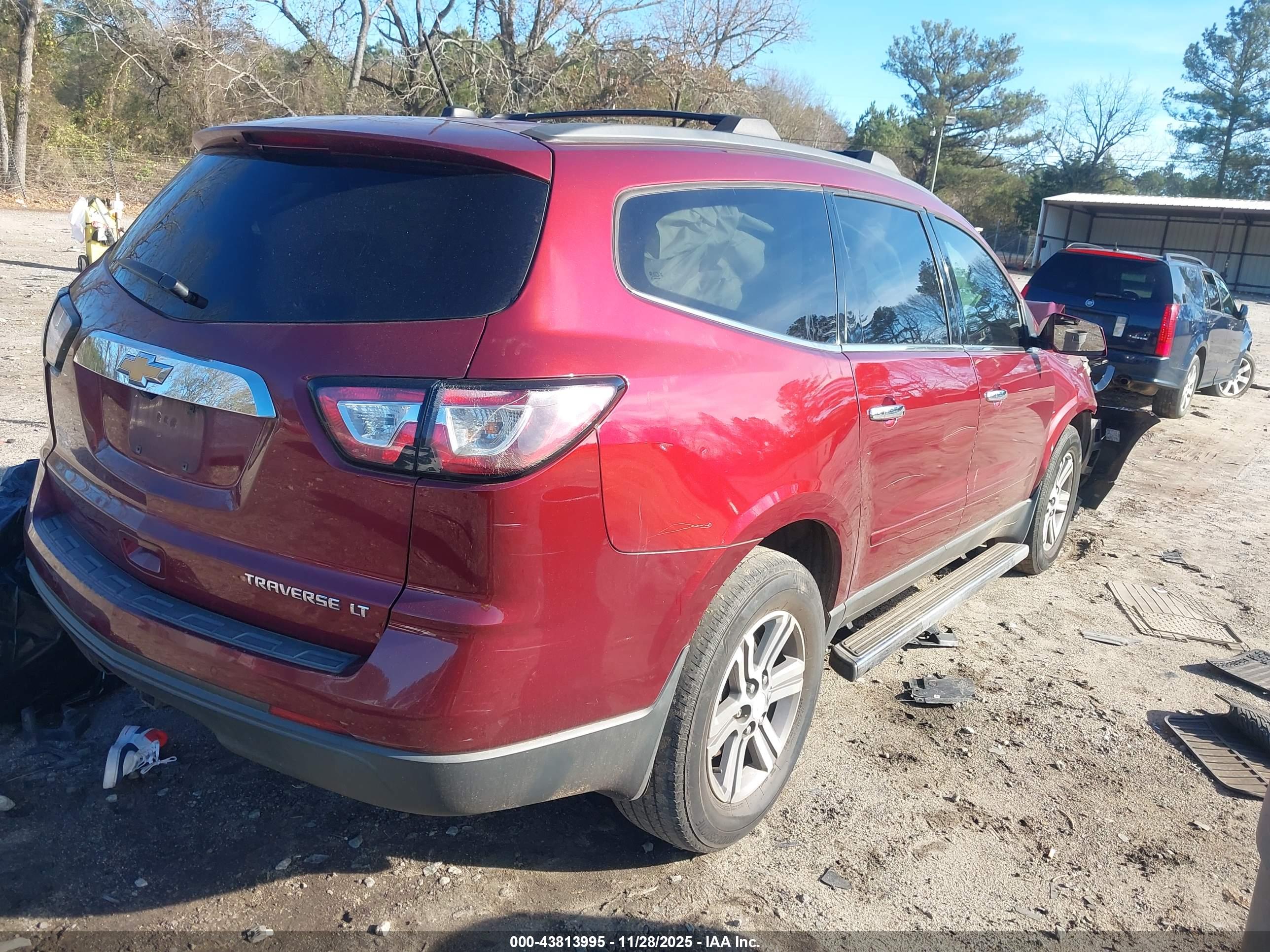 CHEVROLET TRAVERSE image 4