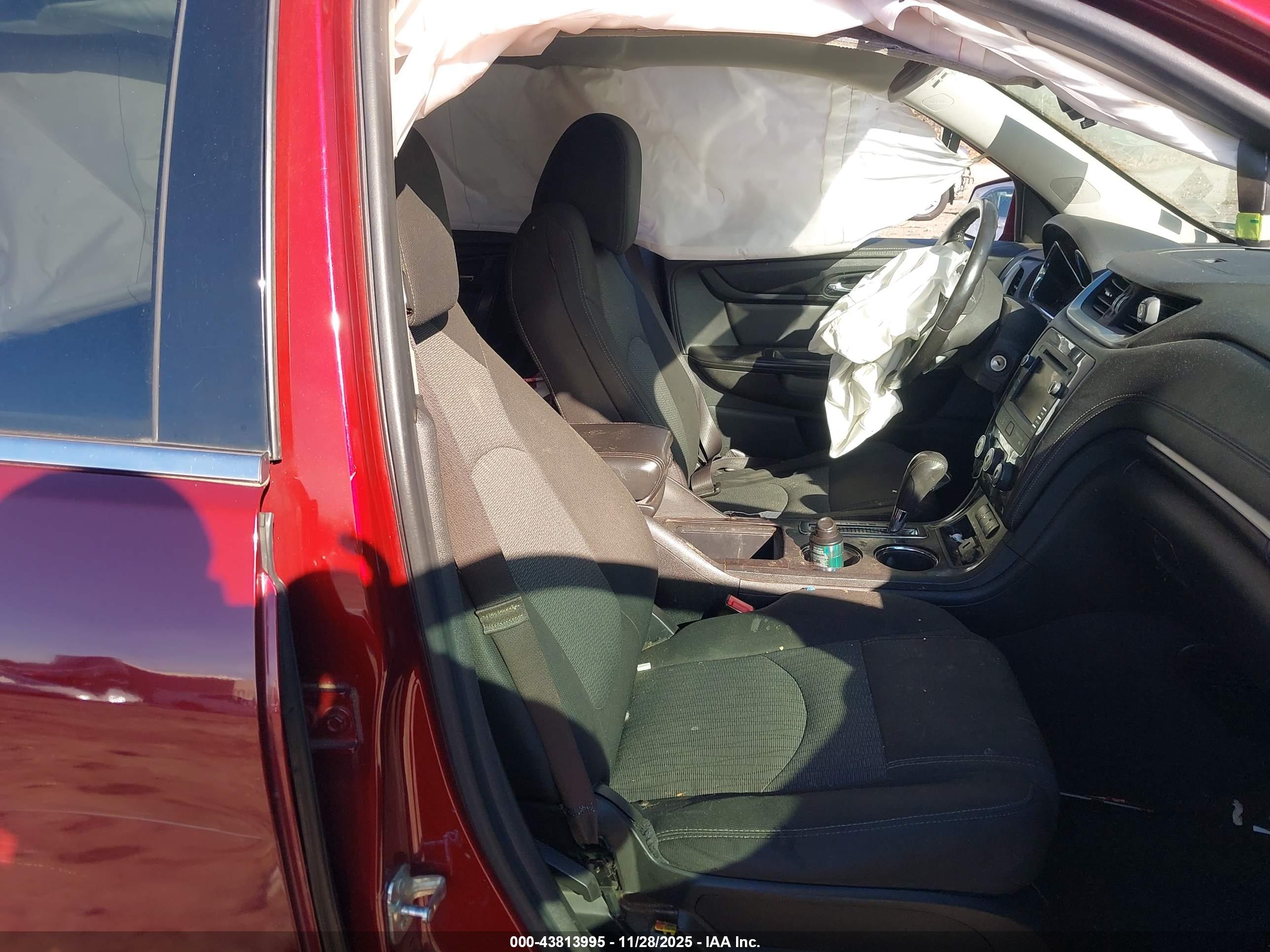 CHEVROLET TRAVERSE image 5