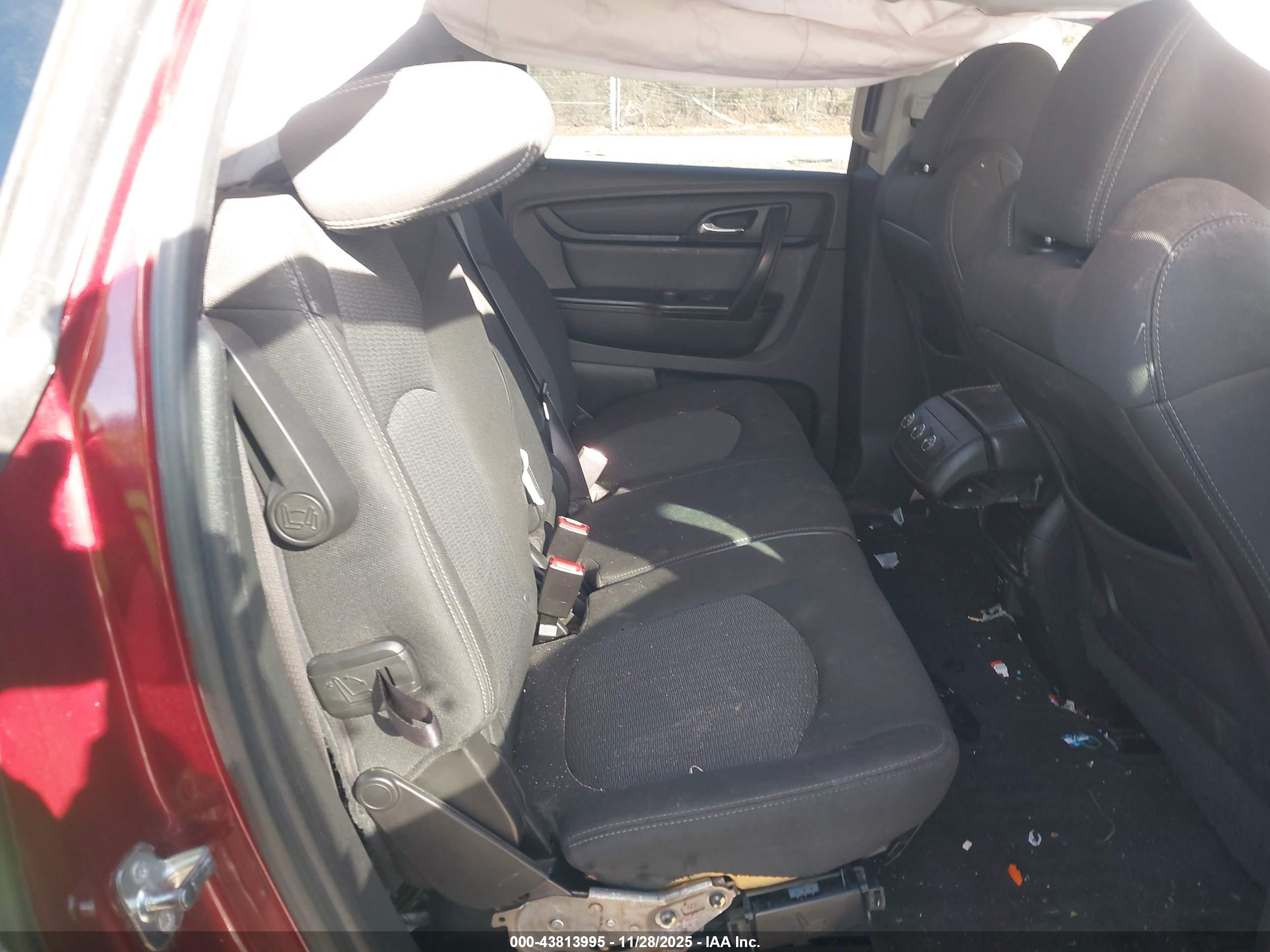 CHEVROLET TRAVERSE image 8