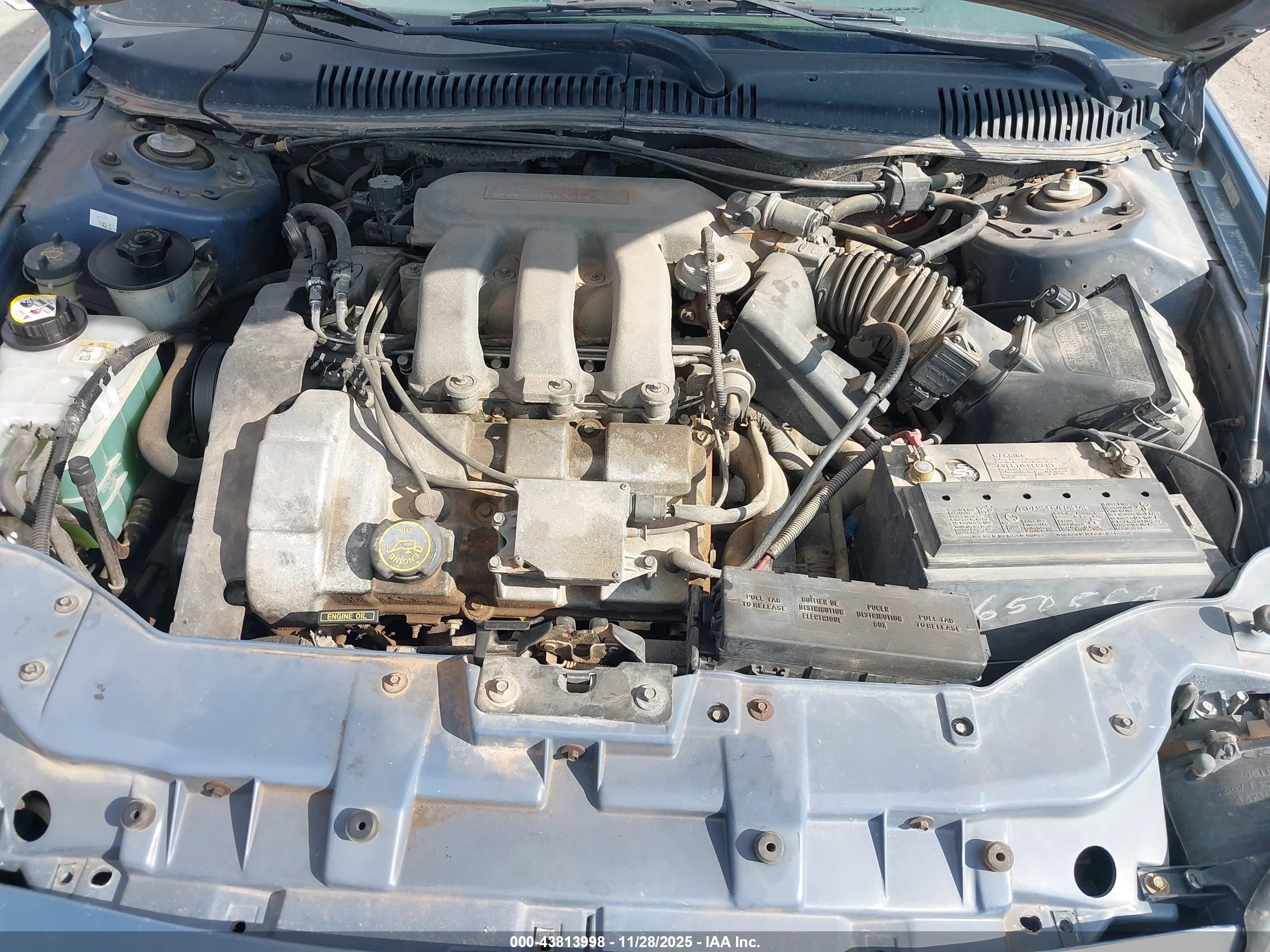 FORD TAURUS image 10