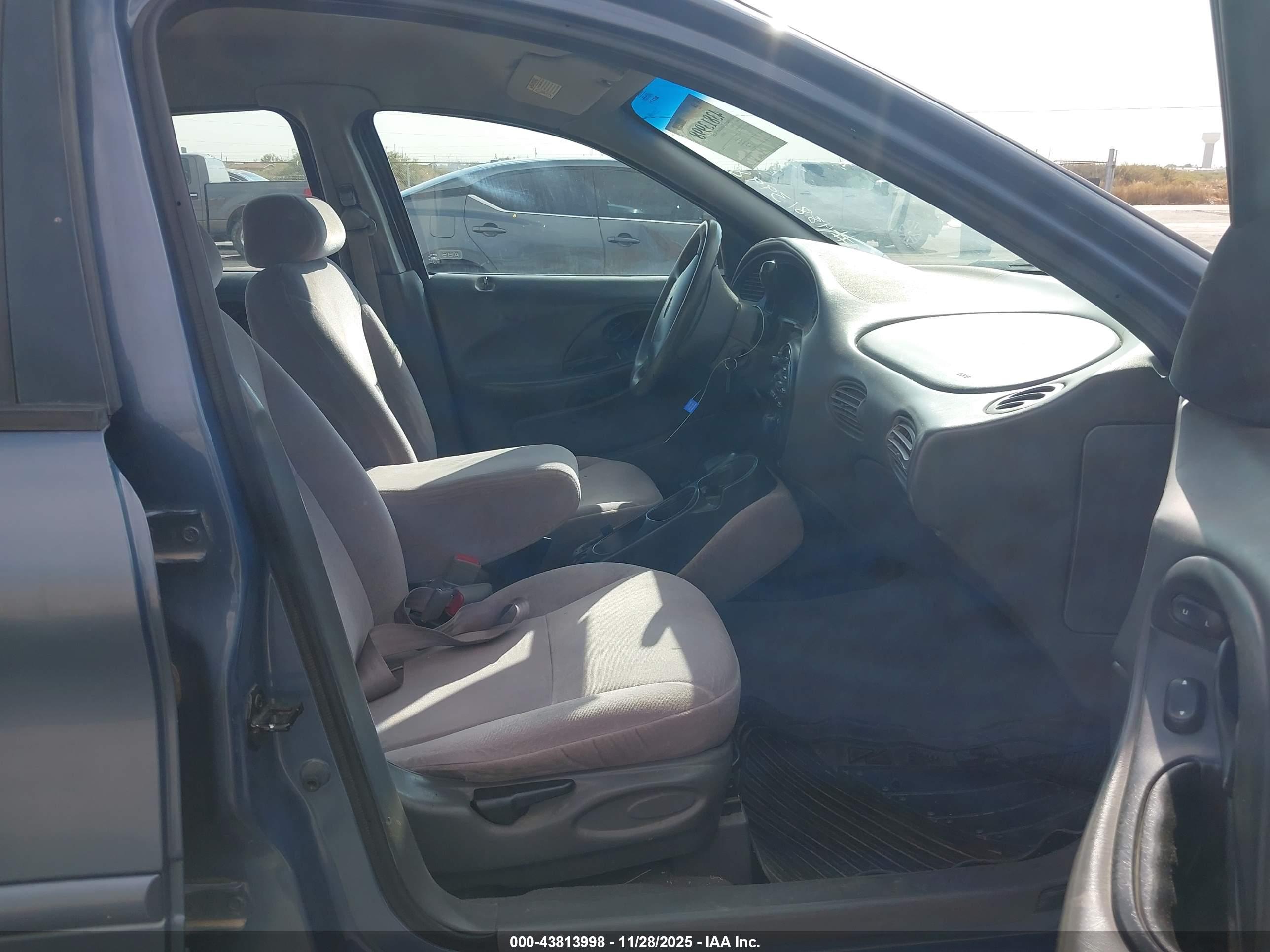 FORD TAURUS image 5
