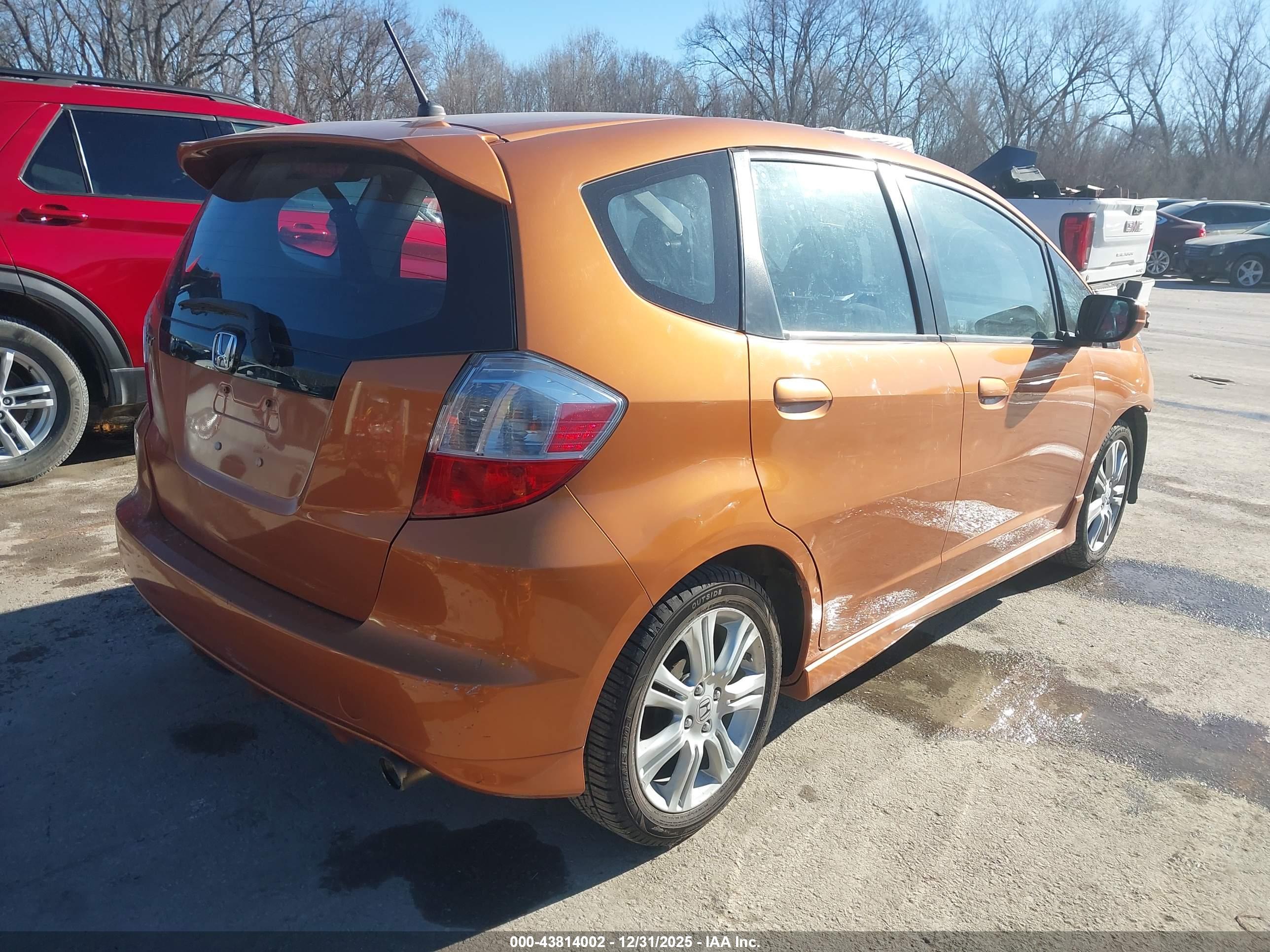 HONDA FIT image 4