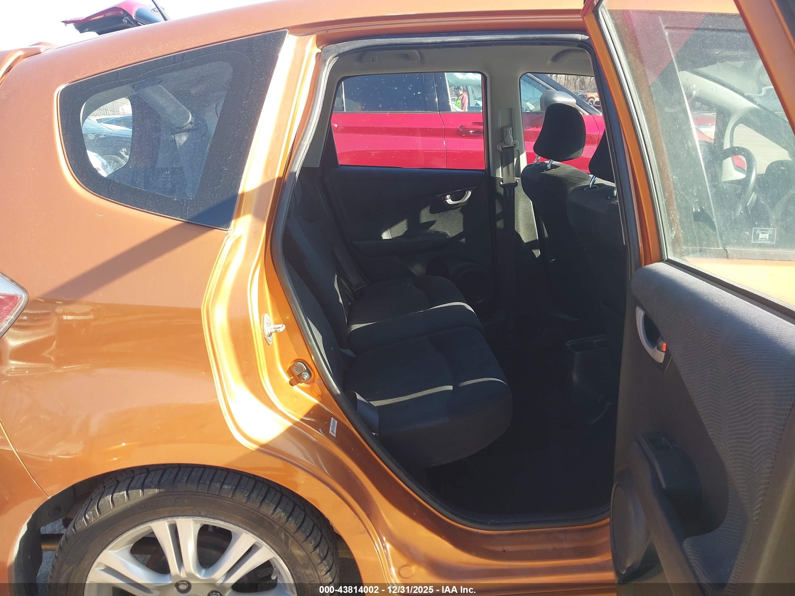 HONDA FIT image 8