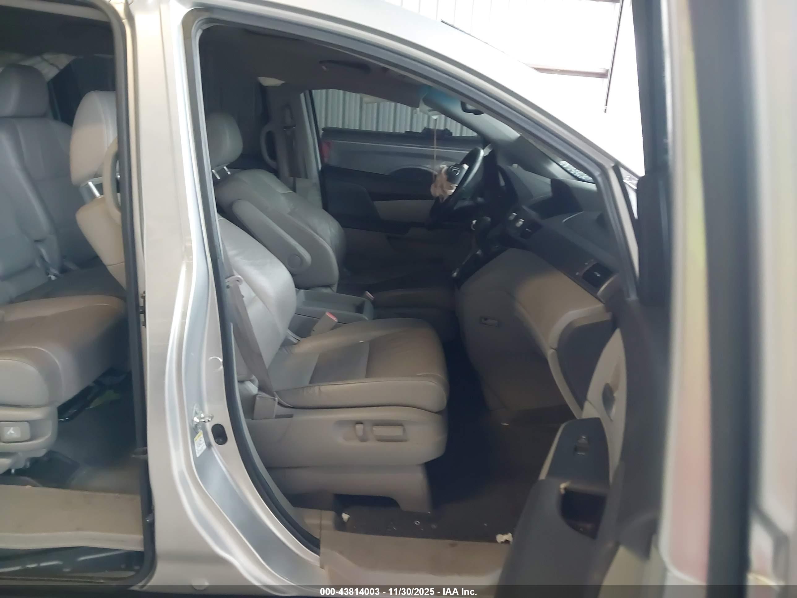 HONDA ODYSSEY image 5