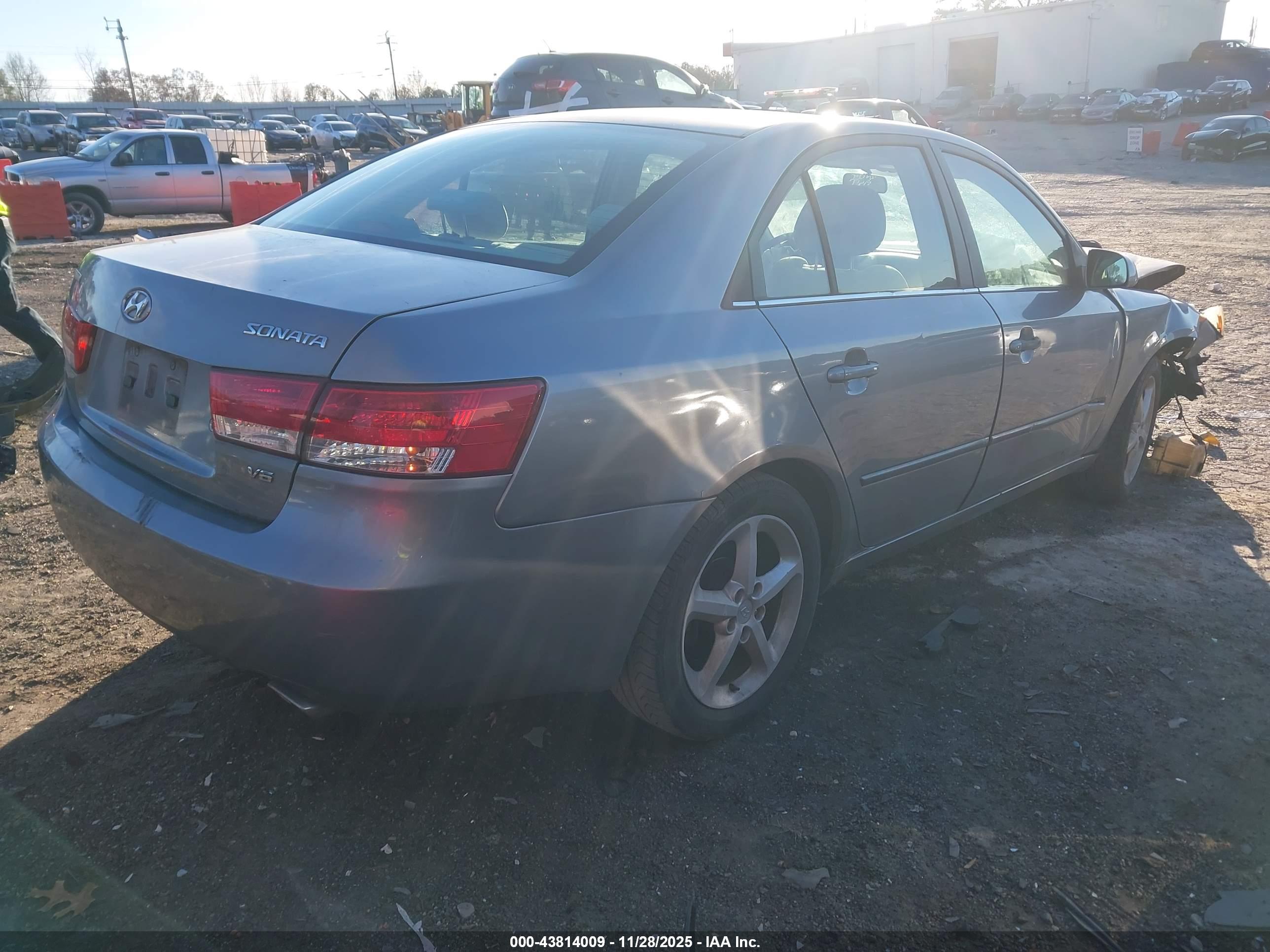 HYUNDAI SONATA image 4