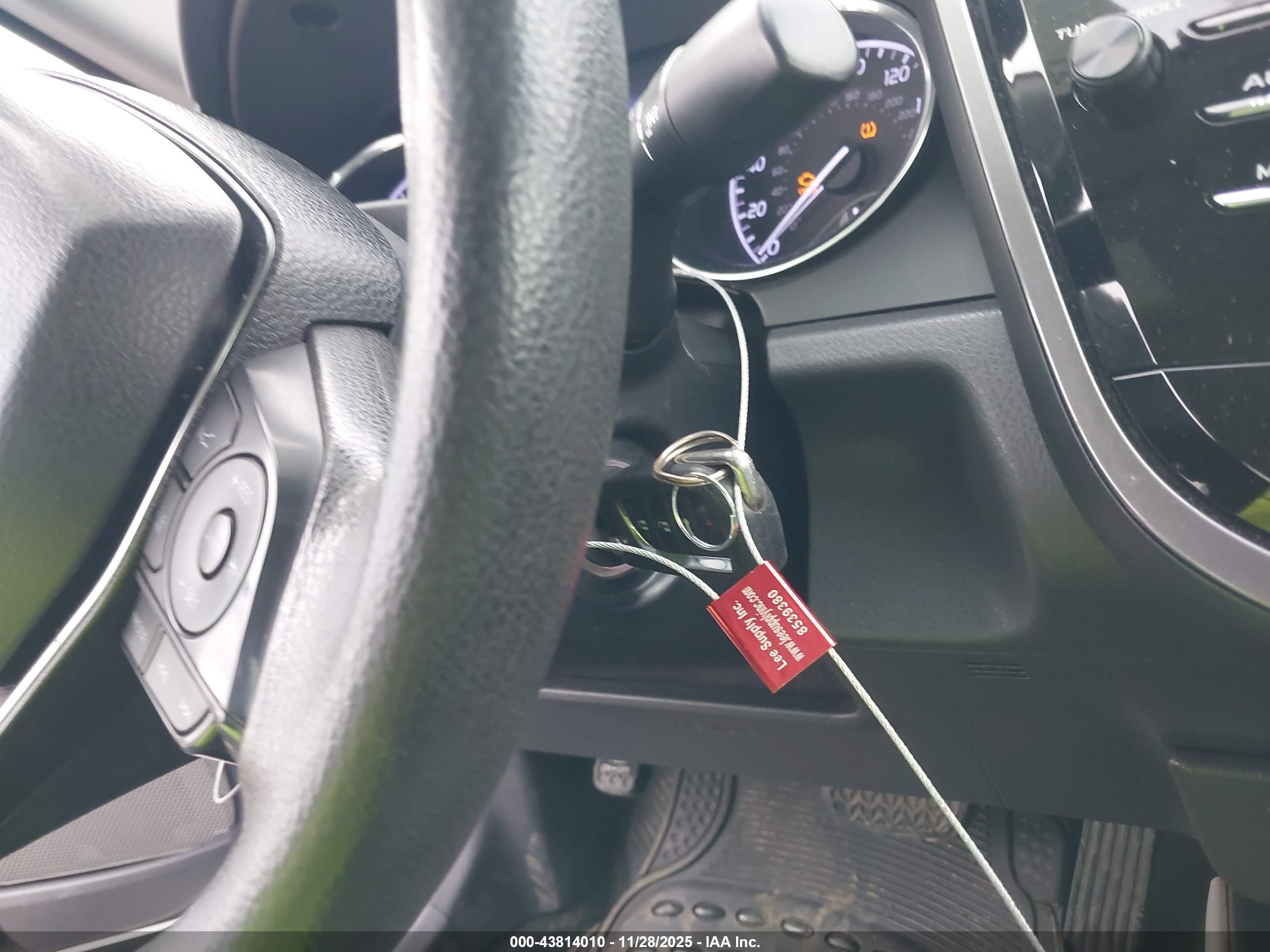 TOYOTA CAMRY image 11