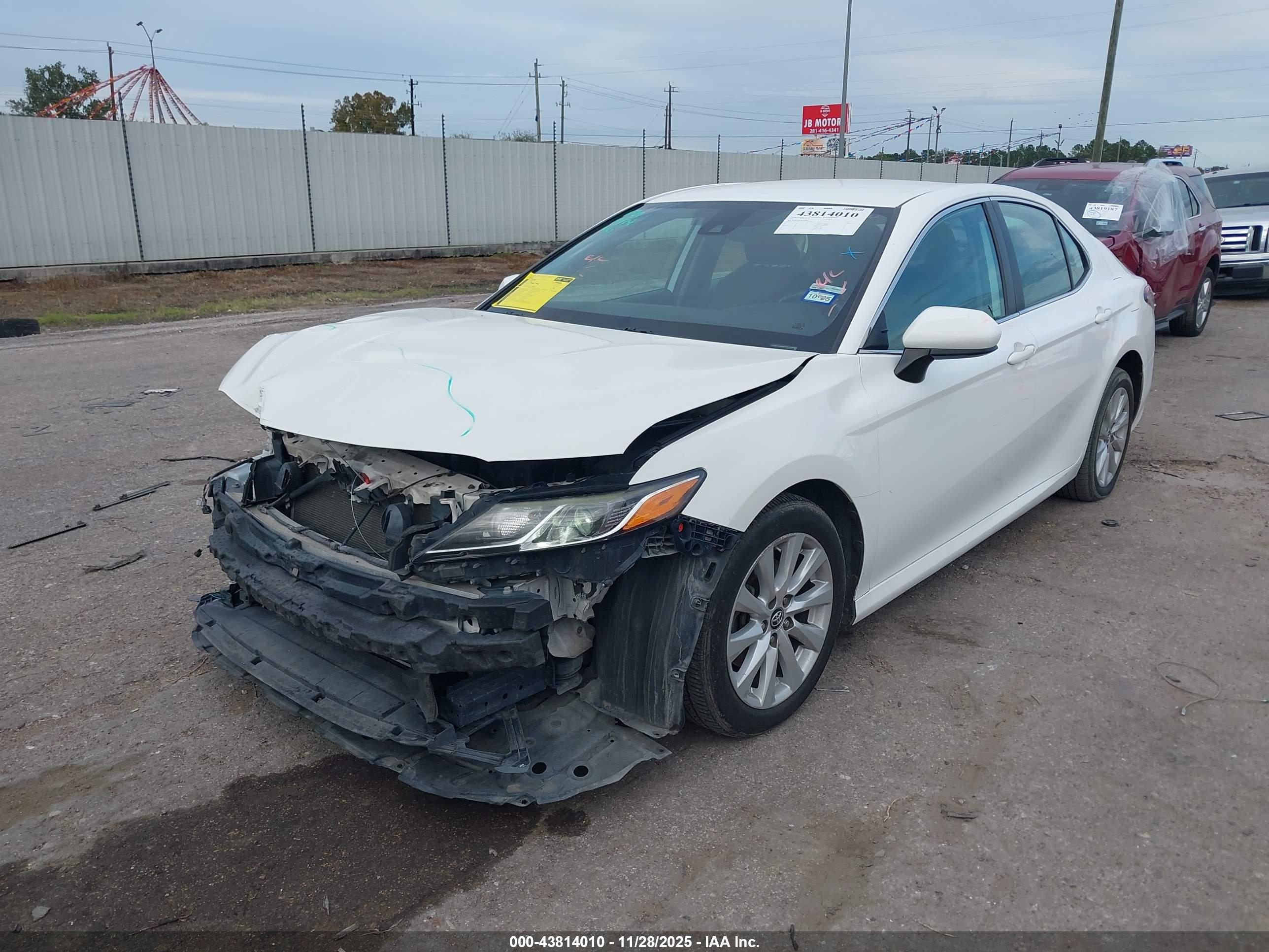 TOYOTA CAMRY image 2