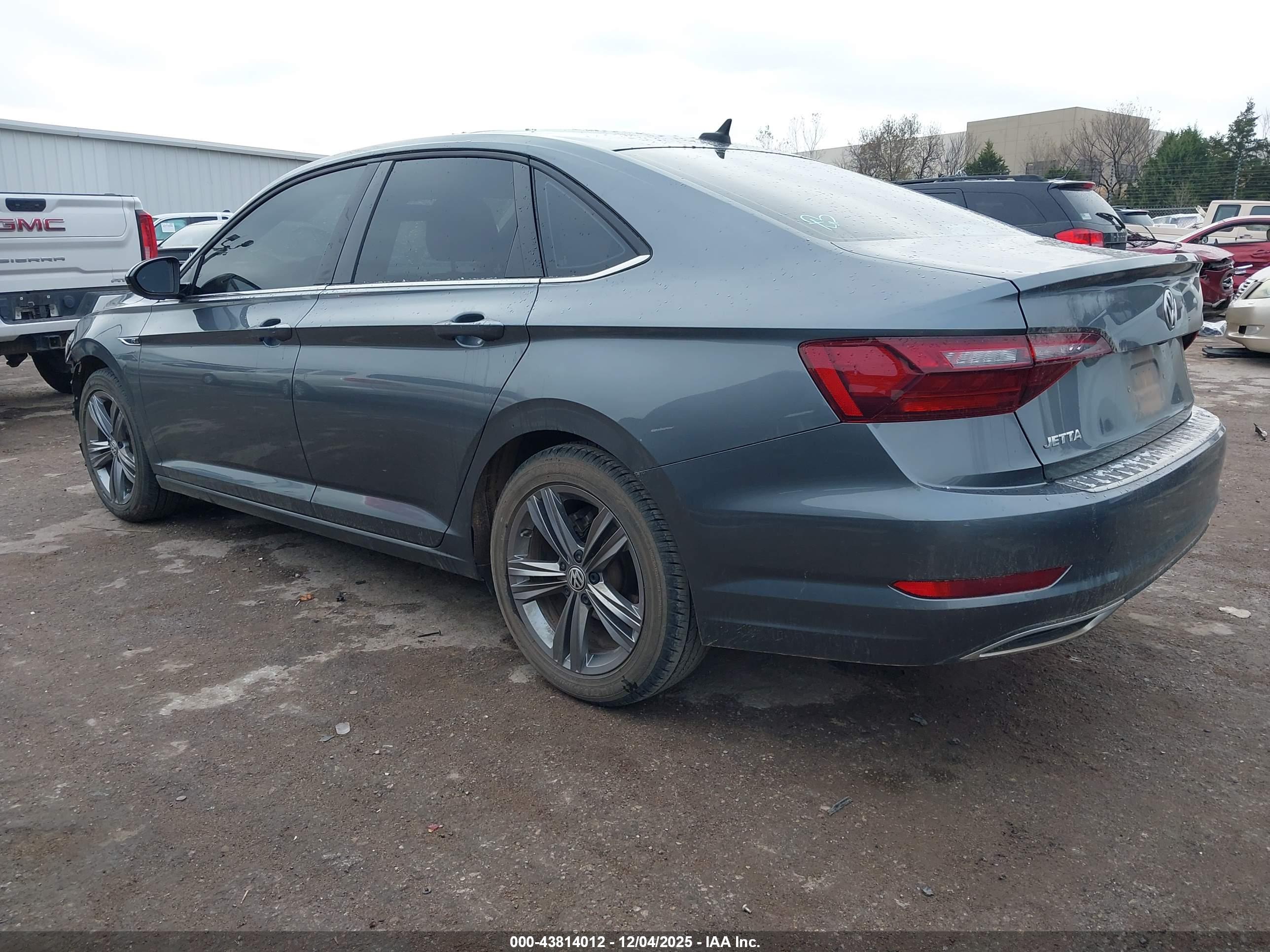 VOLKSWAGEN JETTA image 3