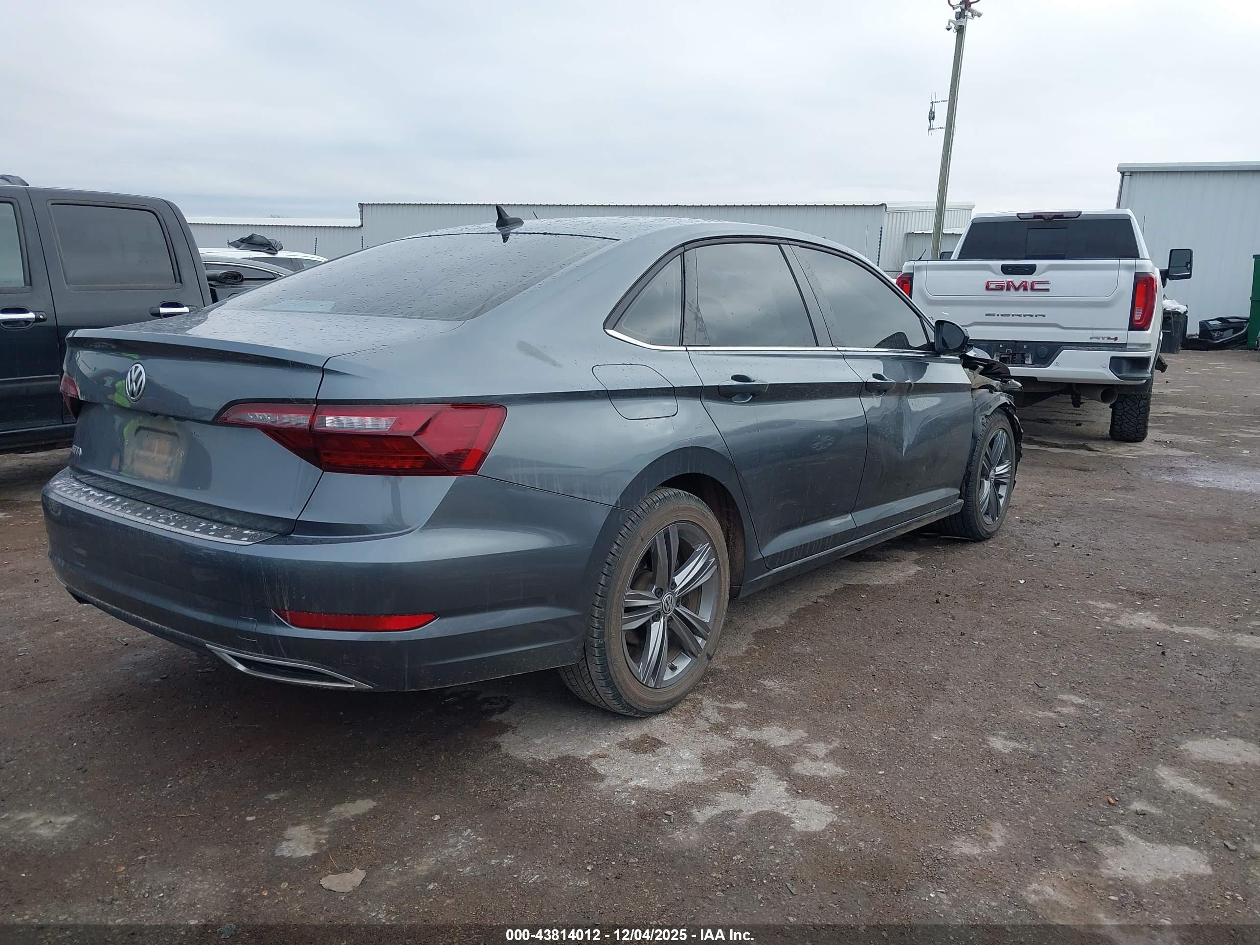 VOLKSWAGEN JETTA image 4