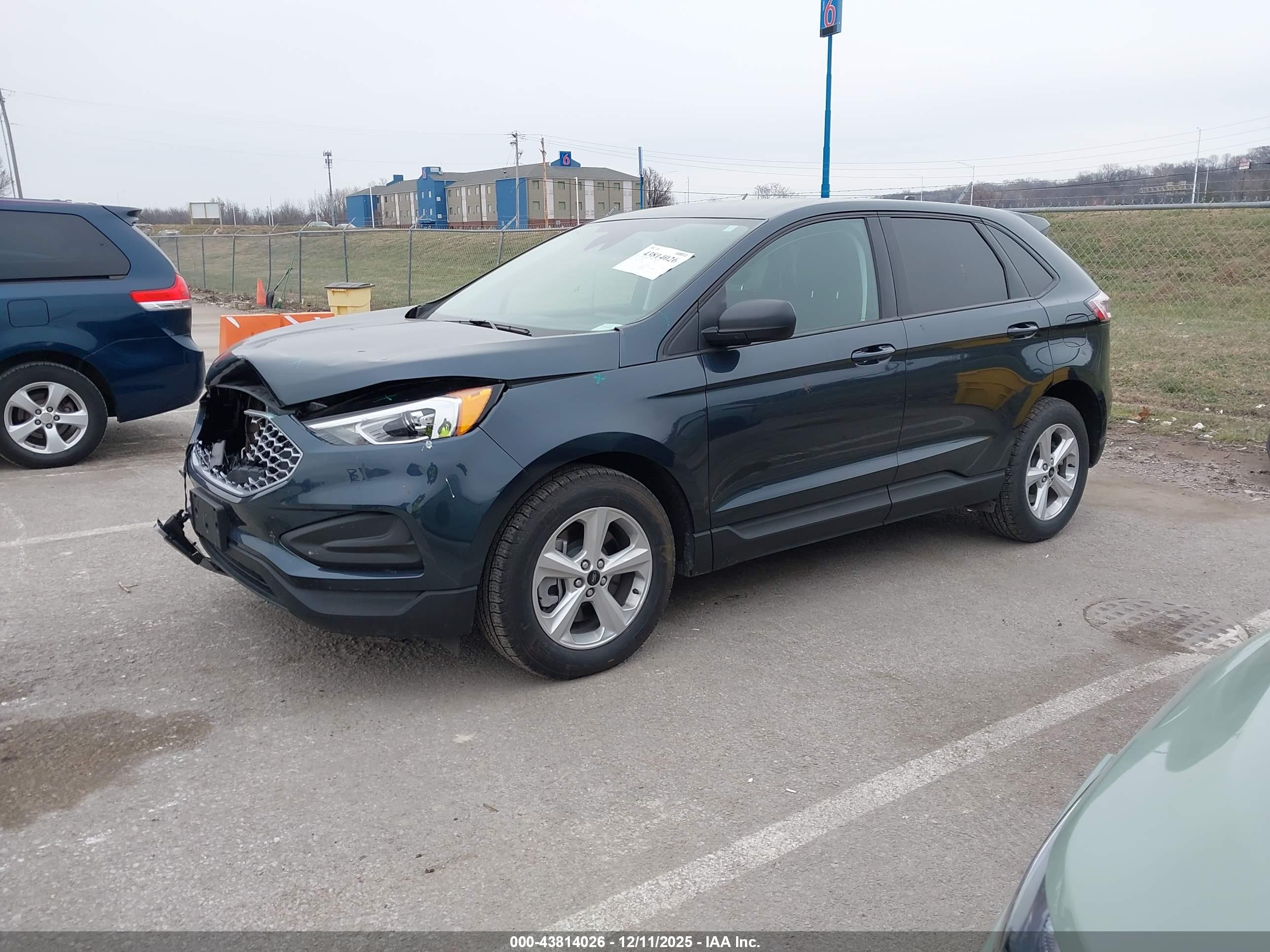FORD EDGE image 2