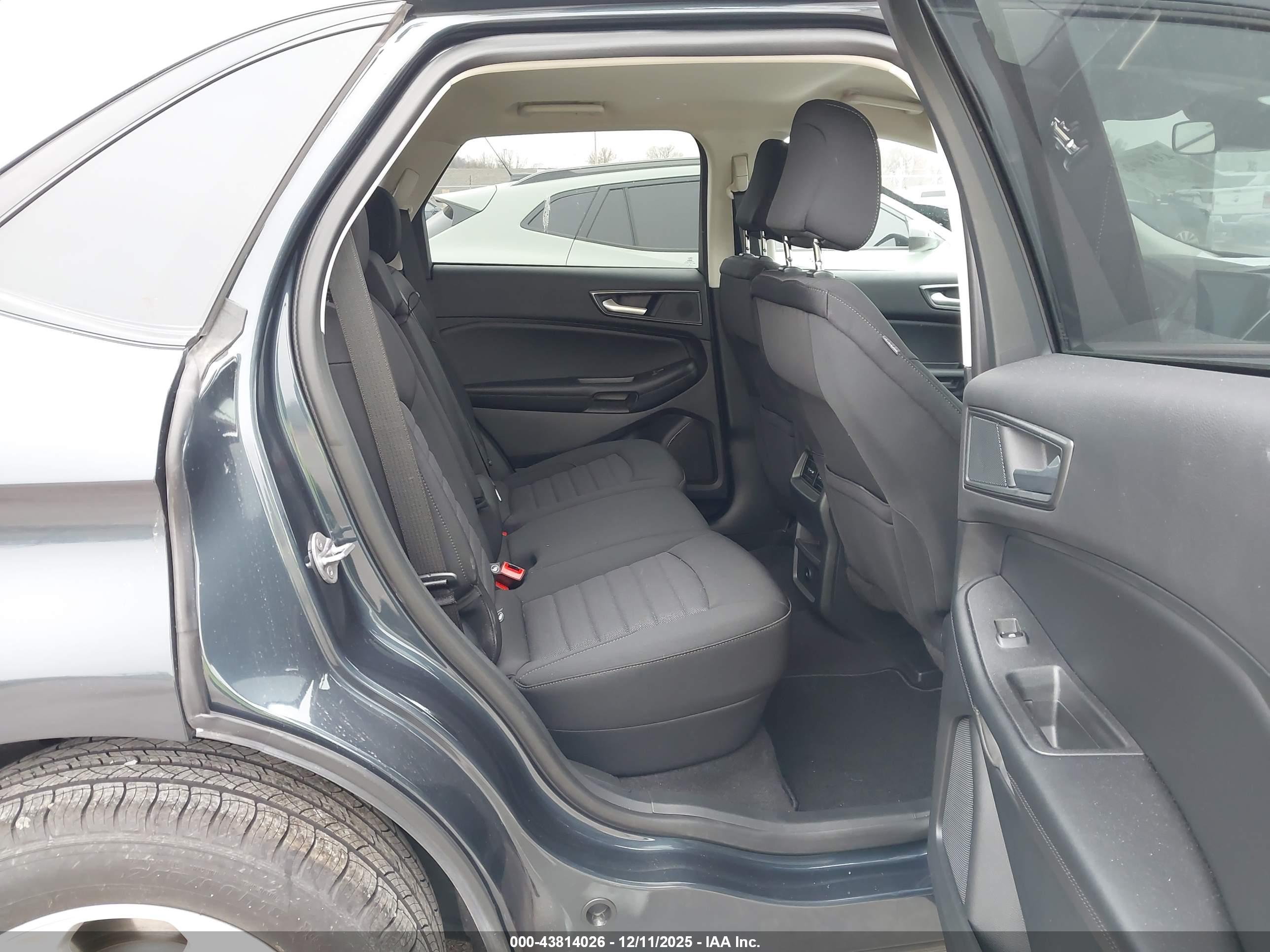 FORD EDGE image 8