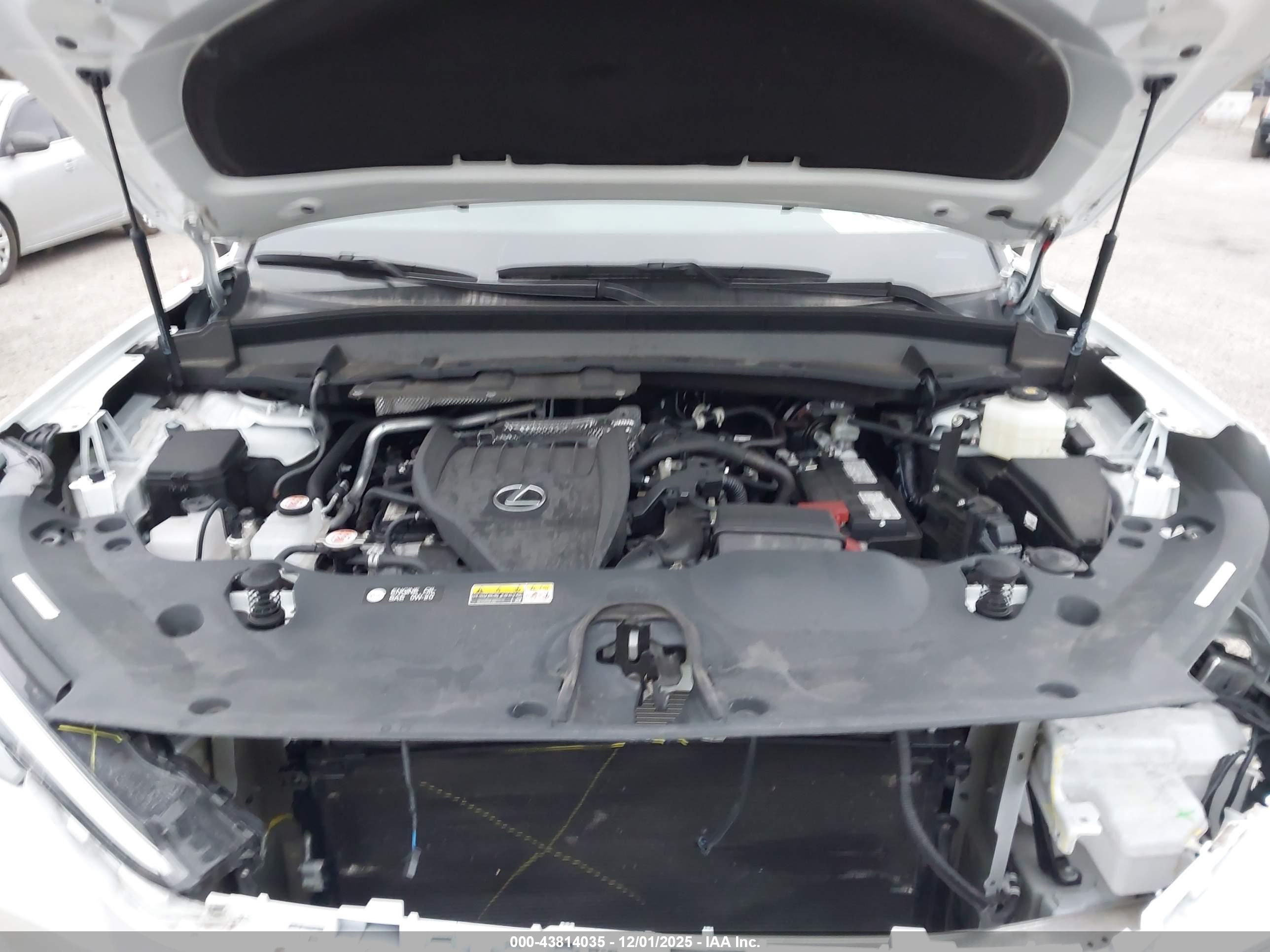 LEXUS TX image 10