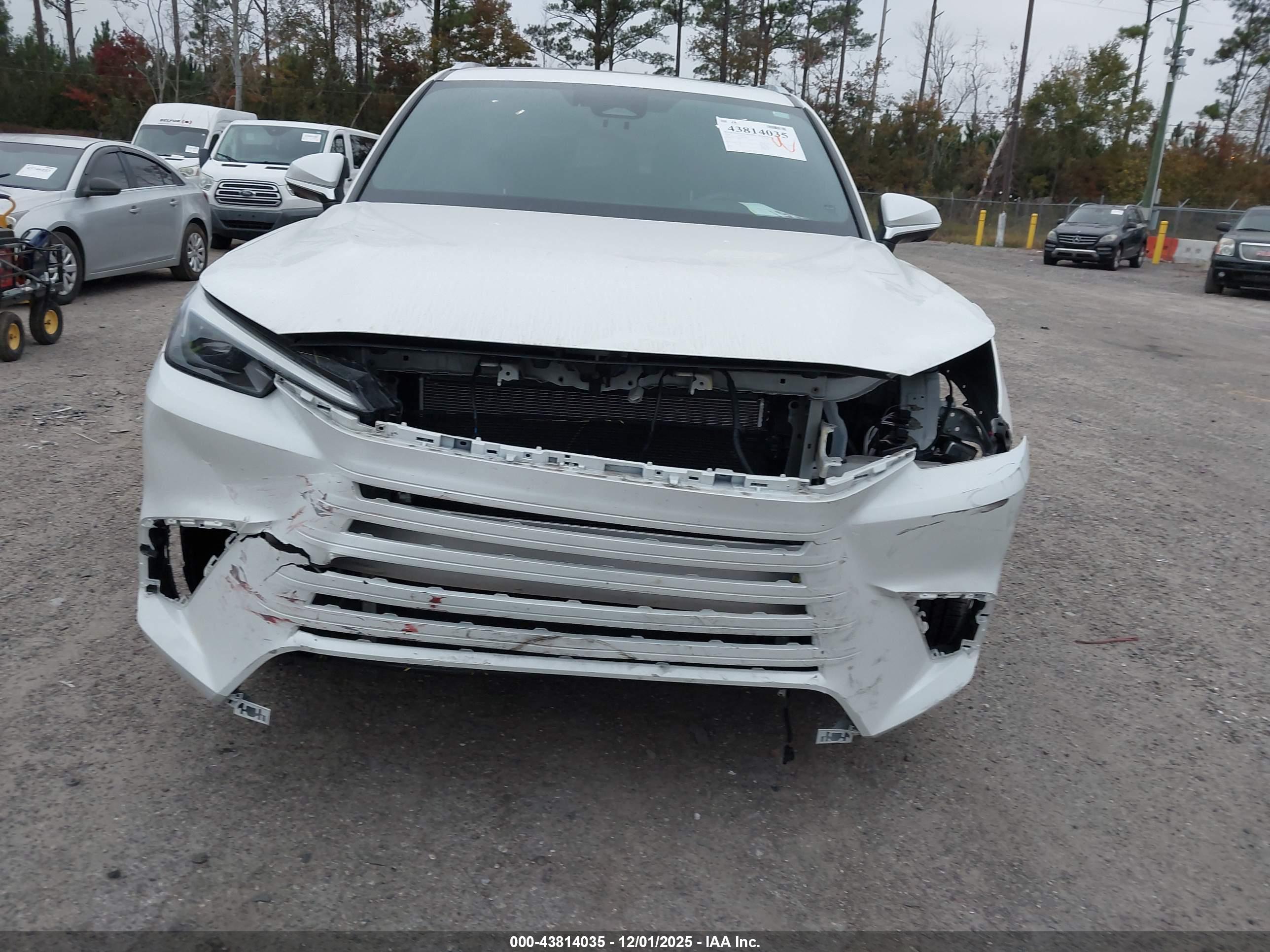 LEXUS TX image 6
